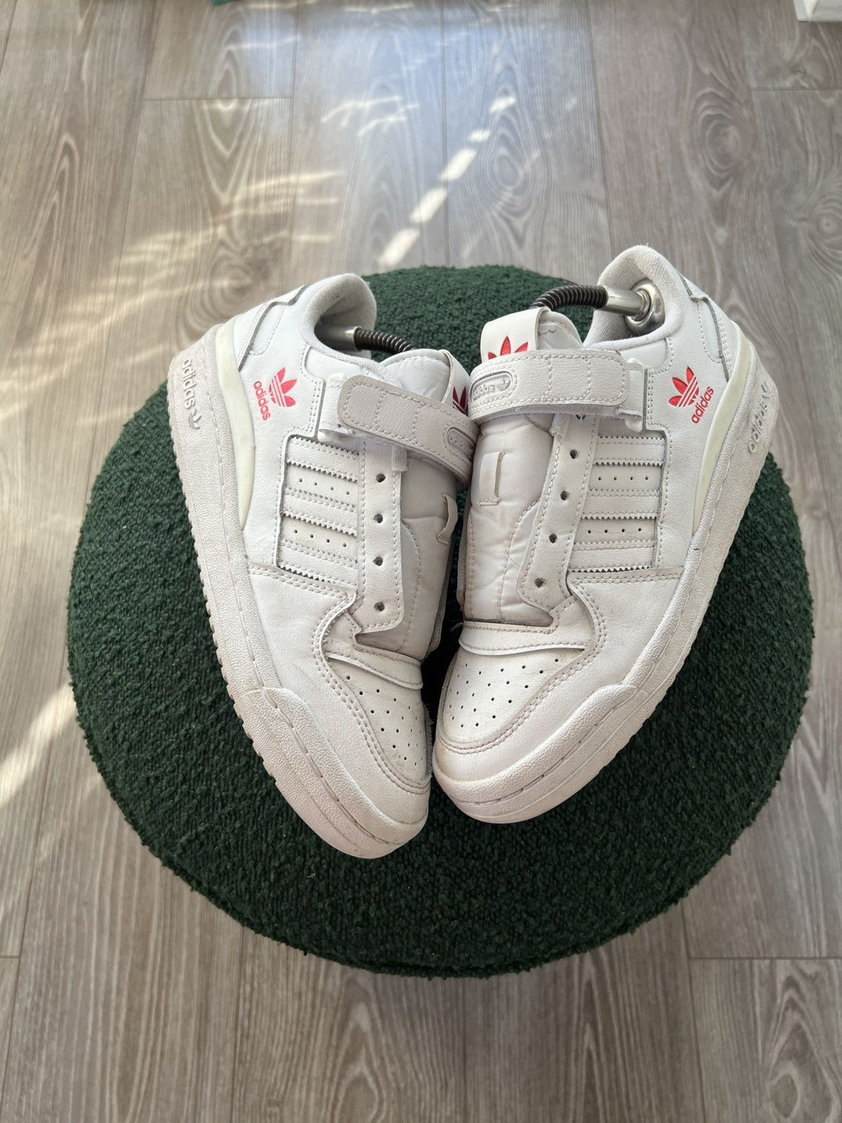 Adidas × Designer ‼️Vintage Adidas Forum Low Pink/White Sneakers‼️ Size US 7 / EU 40 - 2 Thumbnail