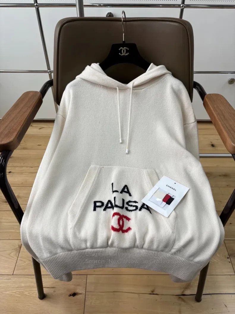 Chanel Chanel Cruise Series Beige Logo Embroidered Hooded Knitwea Size XS / US 0-2 / IT 36-38 - 9 Thumbnail