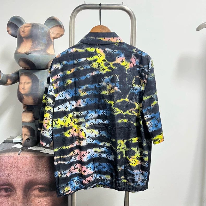Louis Vuitton Louis Vuitton Tie-dyed and full-printed short-sleeved shirt Size US L / EU 52-54 / 3 - 2 Thumbnail