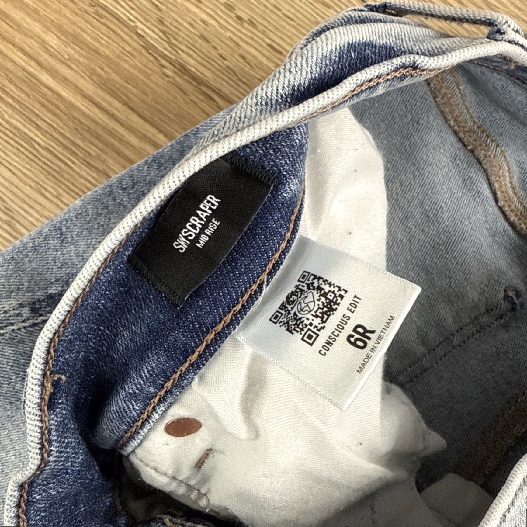 Express Express Jeans Women's Bootcut 6 Regular Mid Rise Light Wash Denim 32in Inseam Skyscraper Split Ankle - Blue Size 28" / US 6 / IT 42 - 3 Thumbnail