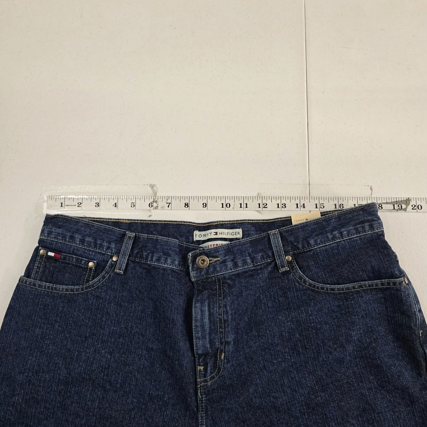 Tommy Hilfiger Tommy Hilfiger Boyfriend Denim Cut-Off Shorts blue 14 NWT Vintage: No M/L 5-Pocket Design Women Short Casual Summer 14 Womens Jeans Shorts Banana Size 36" / US 14 / IT 50 - 4 Thumbnail