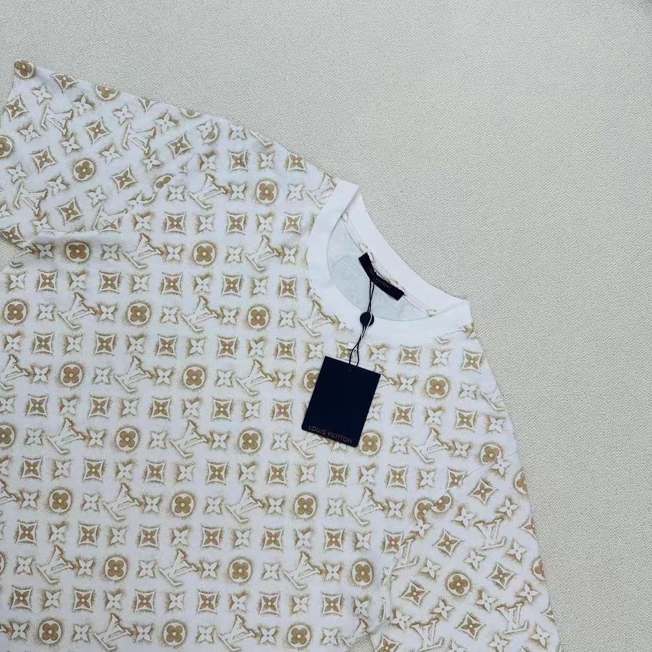 Louis Vuitton Louis Vuitton Monogram Print Short Sleeve T-Shirt L Size US L / EU 52-54 / 3 - 3 Thumbnail