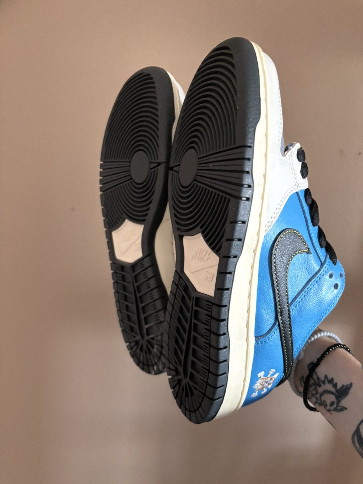 Nike Instant Skateboards x Nike Dunk Low Pro SB QS Size US 5 / EU 37 - 5 Thumbnail