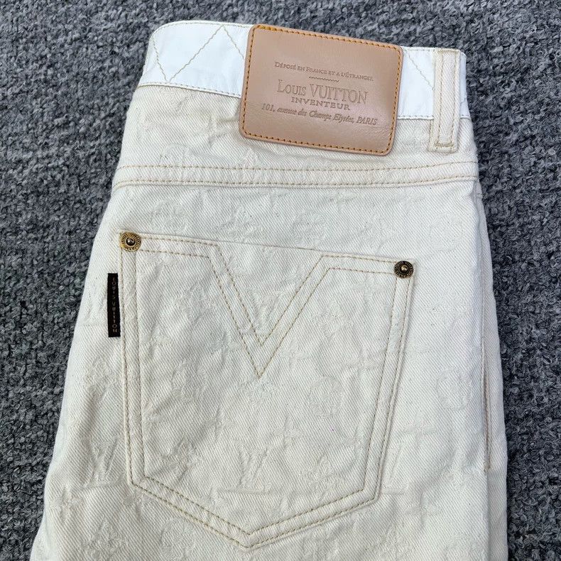 Louis Vuitton Louis Vuitton Beige dark embossed jeans 2502-Nextarrow Size 37" - 6 Thumbnail