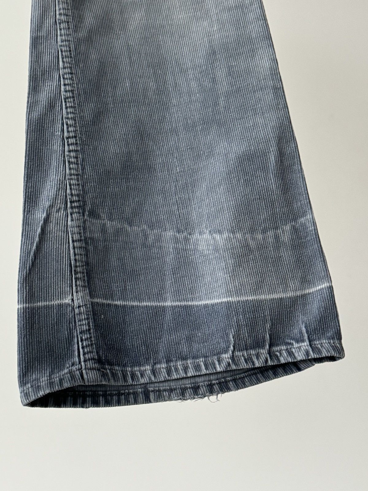 Levi's × Vintage 1970s Levi’s White Tab BIG E Women’s Flare Corduroy Pants Size 26" / US 2 / IT 38 - 5 Thumbnail