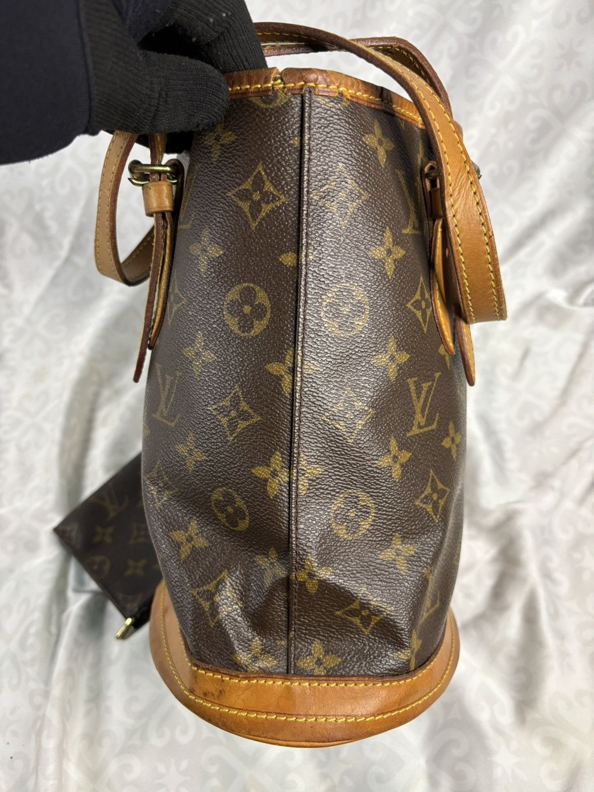 Louis Vuitton (Heavy Used) Louis Vuitton Bucket With Pouch Size ONE SIZE - 5 Thumbnail