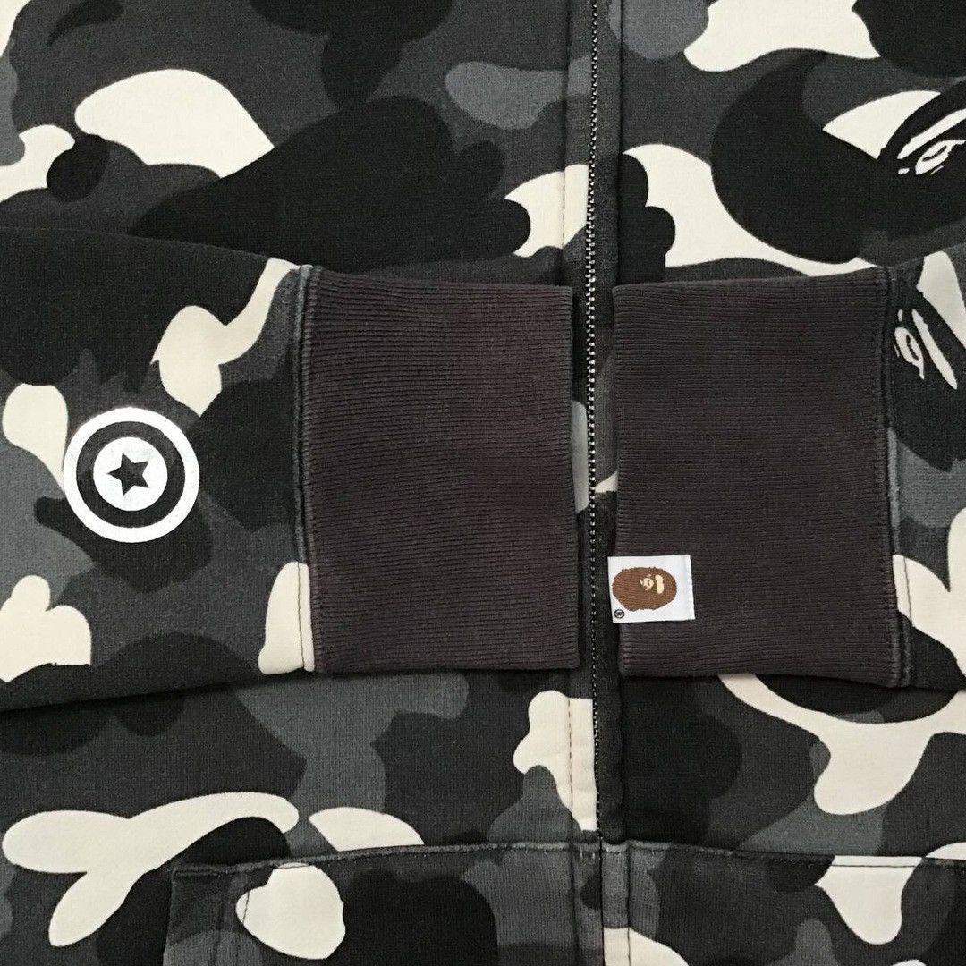 Bape 💫Glow in the dark💫 BAPE City camo shark full zip hoodie APE Size US M / EU 48-50 / 2 - 8 Thumbnail