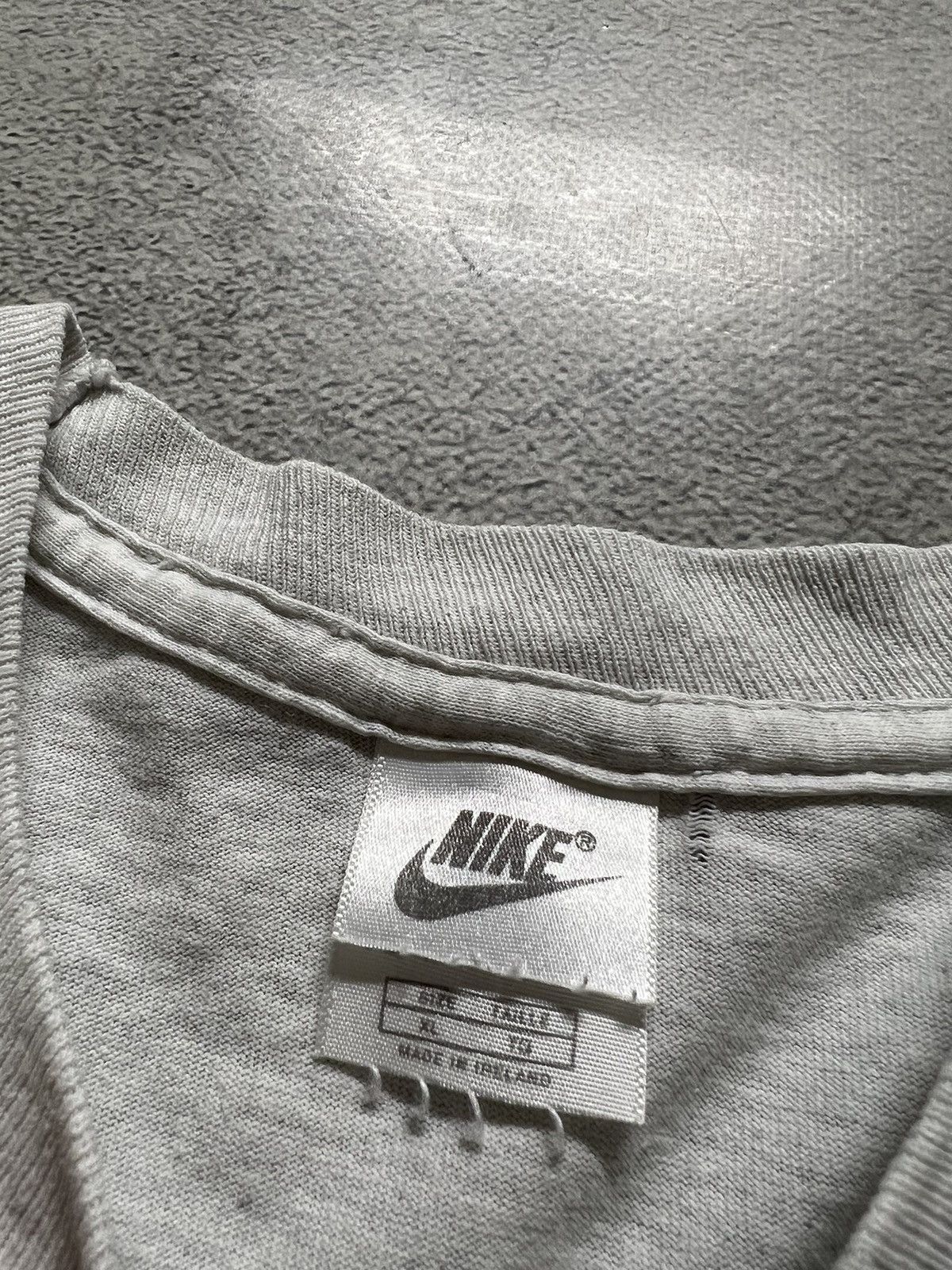 Vintage Vintage Y2k Nike Air 🤍 Spellout Big Logo Rare T-shirt 80’s Size US XL / EU 56 / 4 - 9 Thumbnail