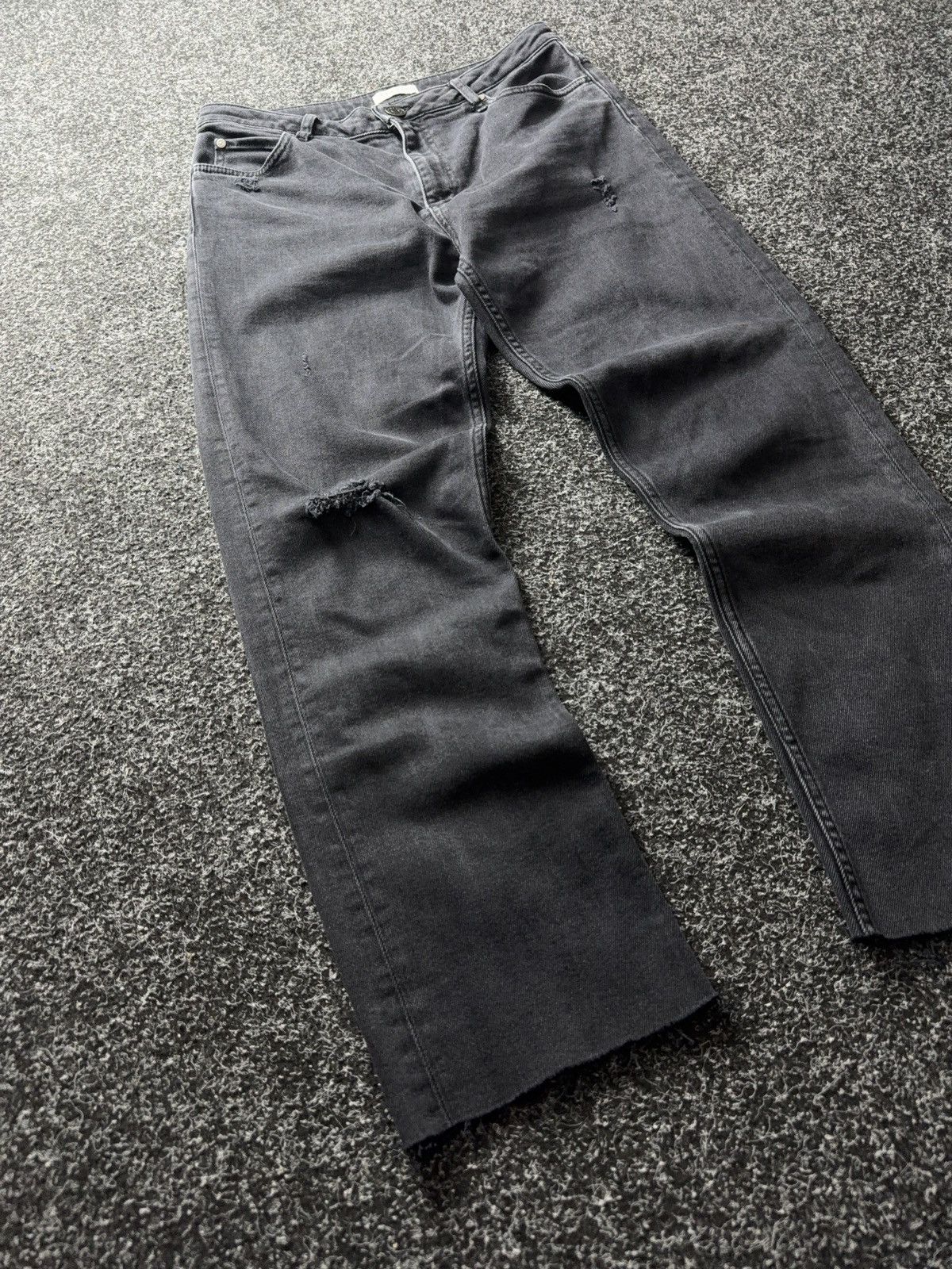 Sandro Sandro Paris Distressed Black Denim Jeans Straight Fit Size 30" / US 8 / IT 44 - 2 Thumbnail