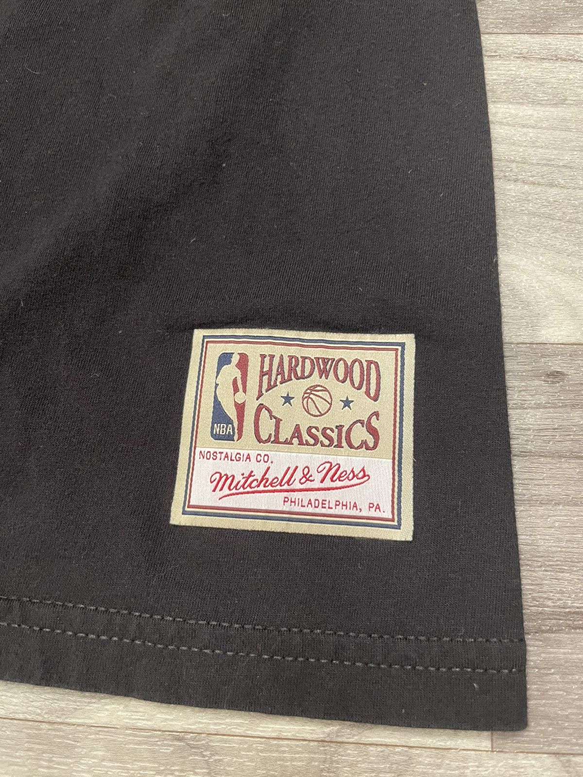 Mitchell & Ness Mitchell & Ness Lakers NBA Finals 3-Peat 2000-02 Tee XL Men Size US XL / EU 56 / 4 - 5 Thumbnail