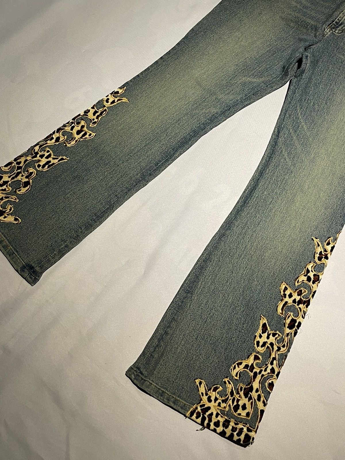 Japanese Brand × Vintage Vintage Denim Leopard Flame Embroidered Distressed Jeans Size 28" / US 6 / IT 42 - 4 Thumbnail