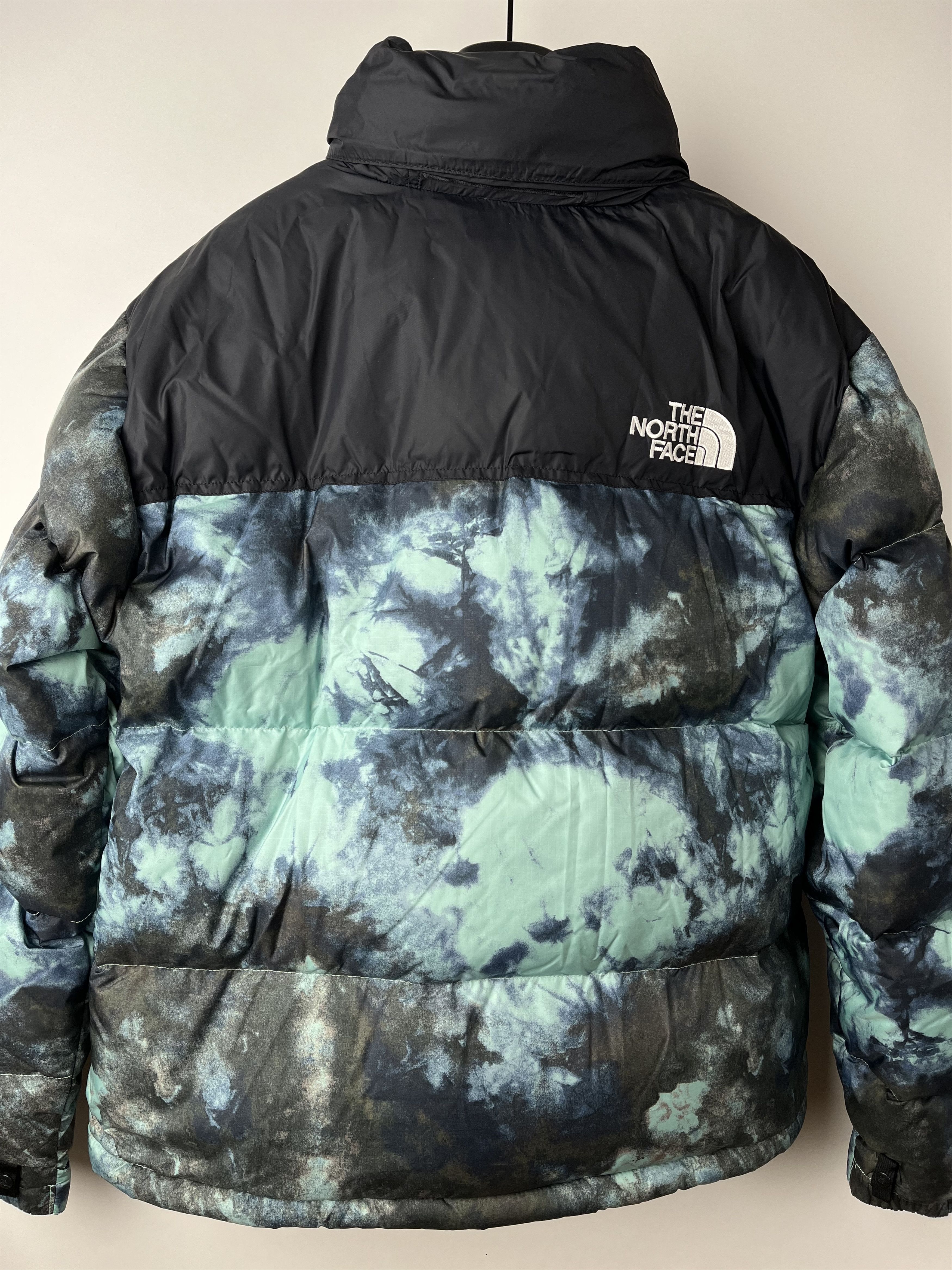 The North Face Down Jacket The North Face Printed 1996 Retro Nuptse Size US L / EU 52-54 / 3 - 2 Thumbnail