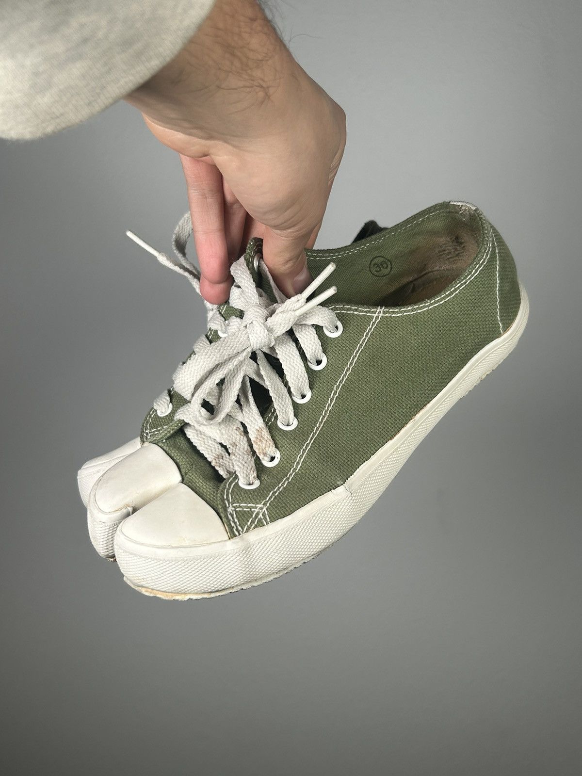 Maison Margiela SS 2002 Vintage Tabi Sneakers Size US 6 / IT 36 - 2 Thumbnail