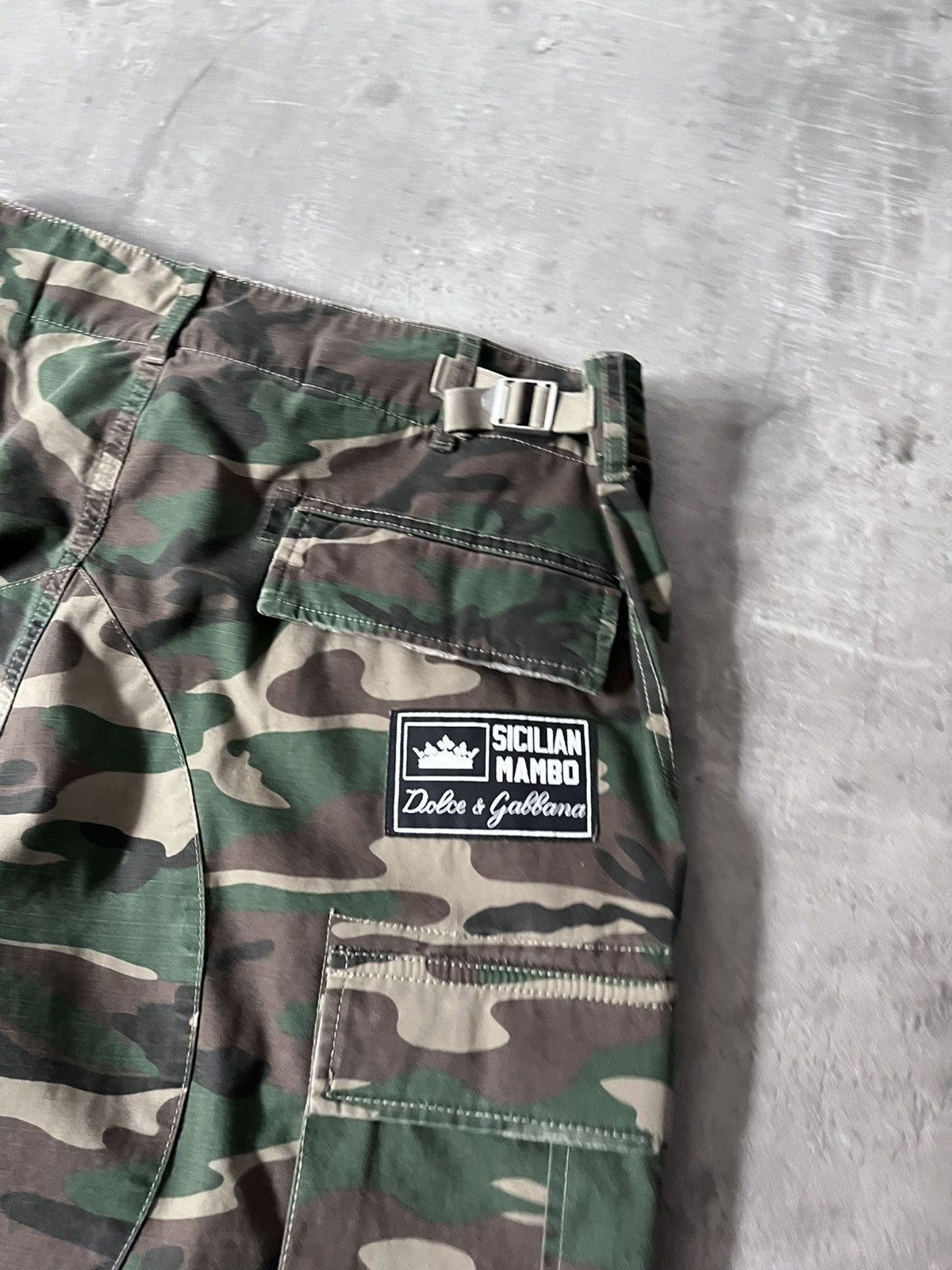 Dolce & Gabbana Dolce & Gabbana camo cargo pants gold heart Size US 40 / EU 56 - 10 Thumbnail