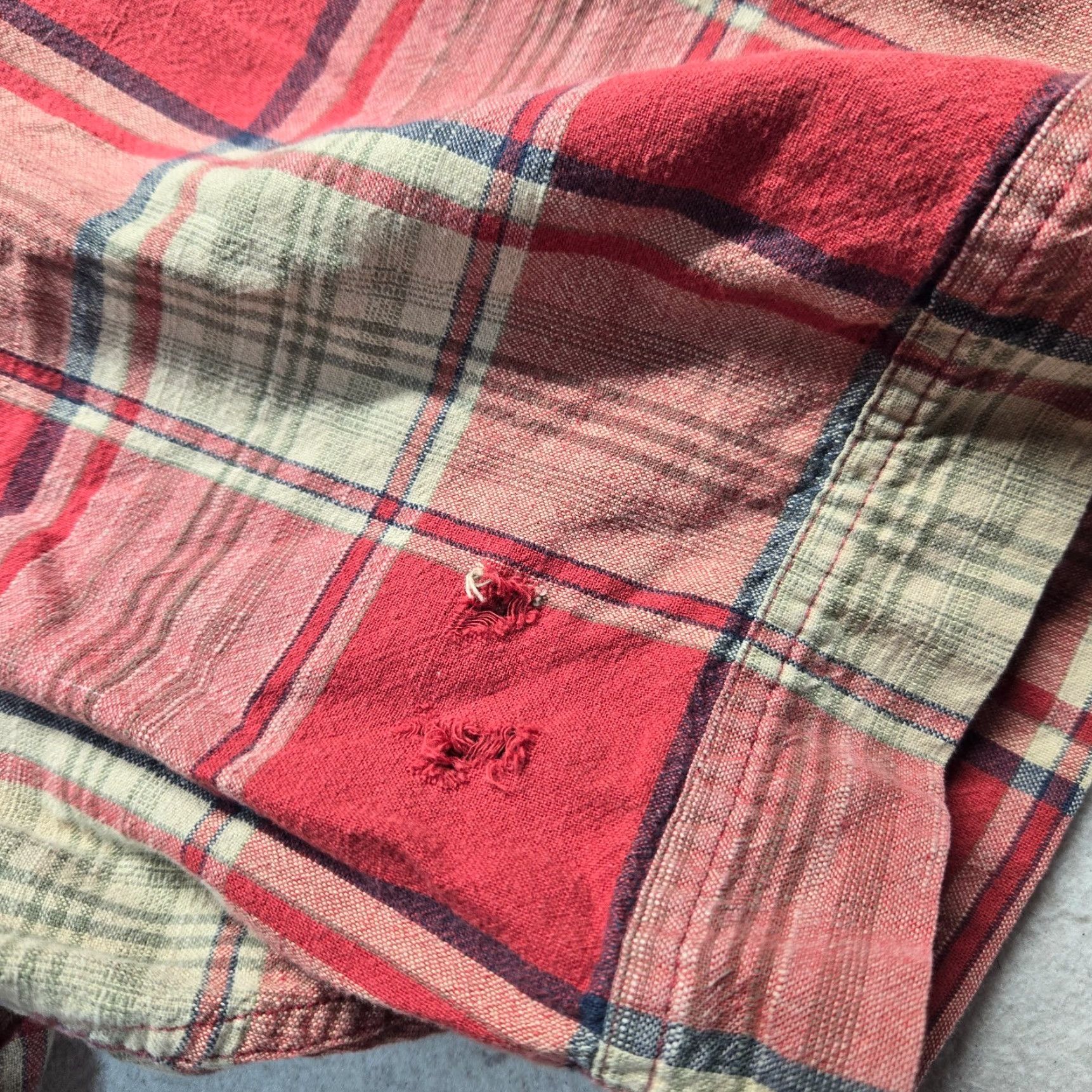 Izod IZOD Jeans Shirt Adult Men 2XL Red Plaid Short Sleeve Button Up Comp | Classic Casual, Travel Size US 39 - 4 Thumbnail