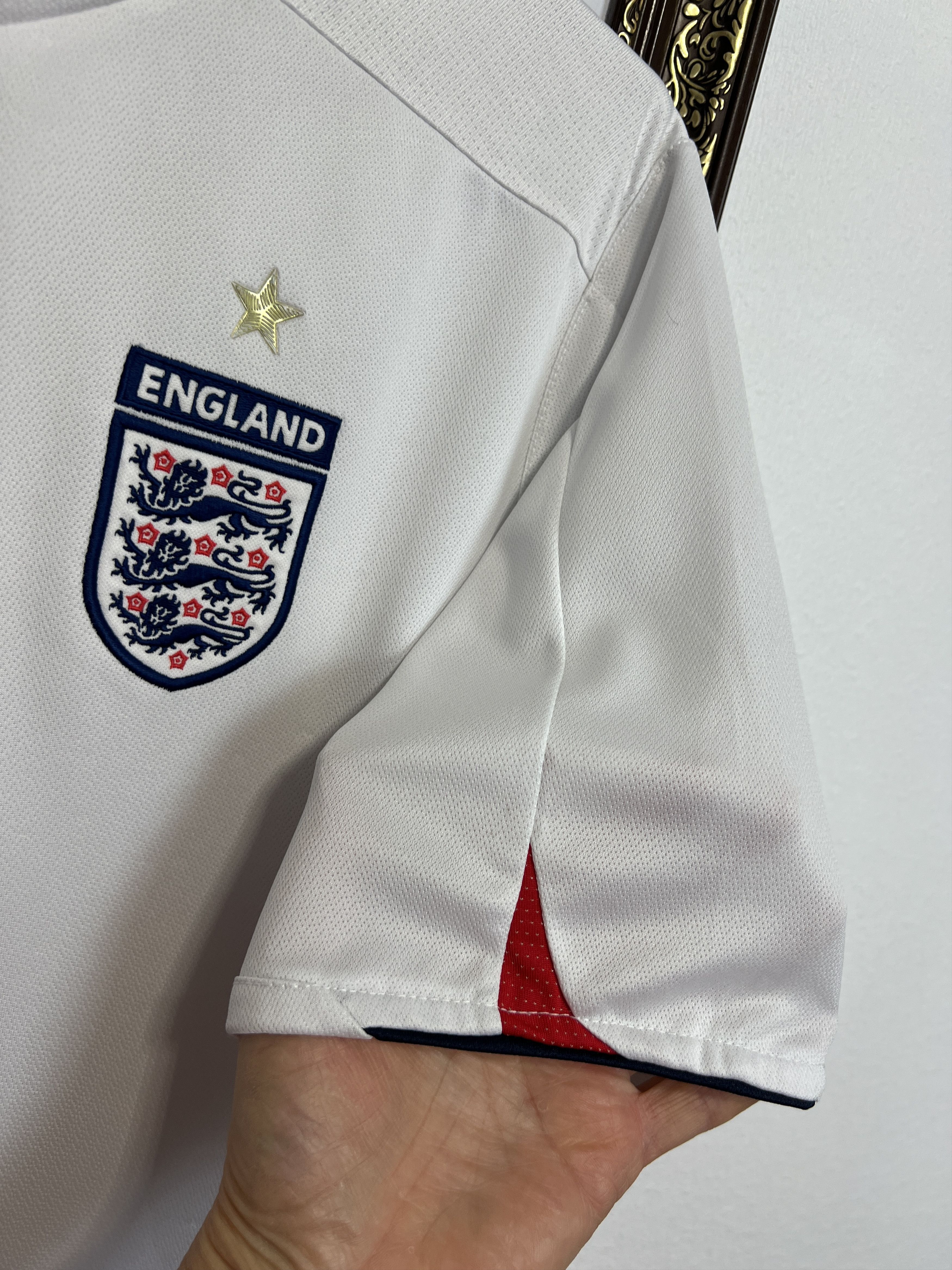 Umbro England Home football shirt Soccer Umbro Jersey Trikot Rare Size US L / EU 52-54 / 3 - 4 Thumbnail