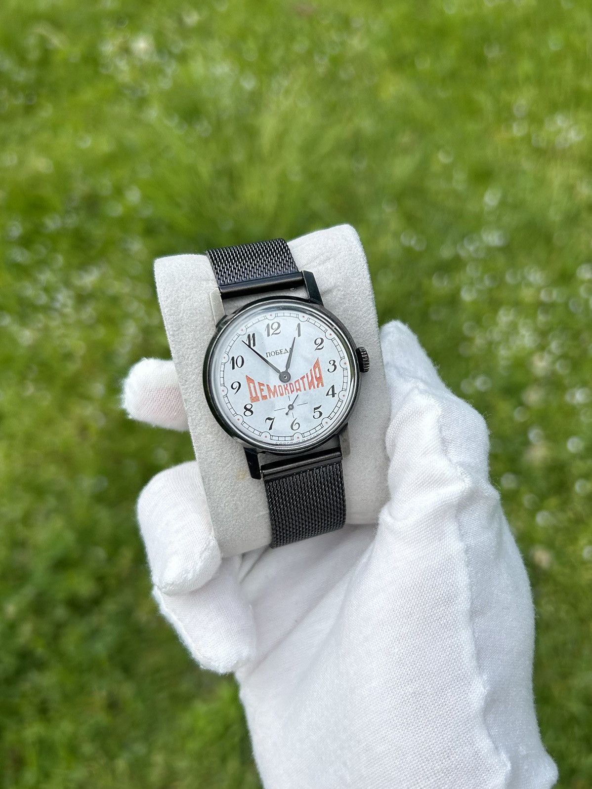 Vintage Vintage Watch Pobeda Soviet USSR Mechanical Wristwatch 1980s Size ONE SIZE - 3 Thumbnail