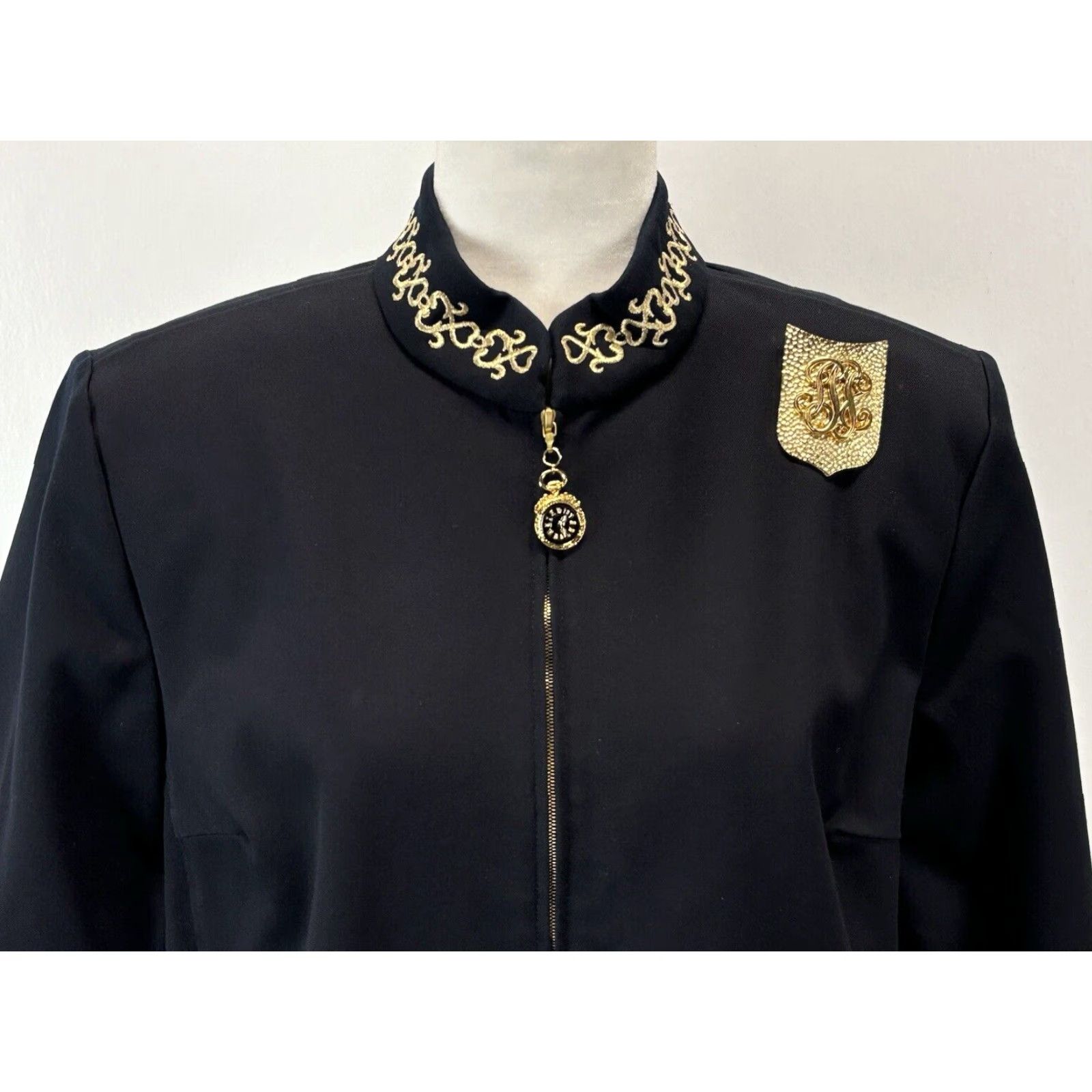Vintage VINTAGE St John Jacket Womens Black Embroidered Hems Crop Full Zip Size Large (L) Womens Jacket Size L / US 10 / IT 46 - 5 Thumbnail