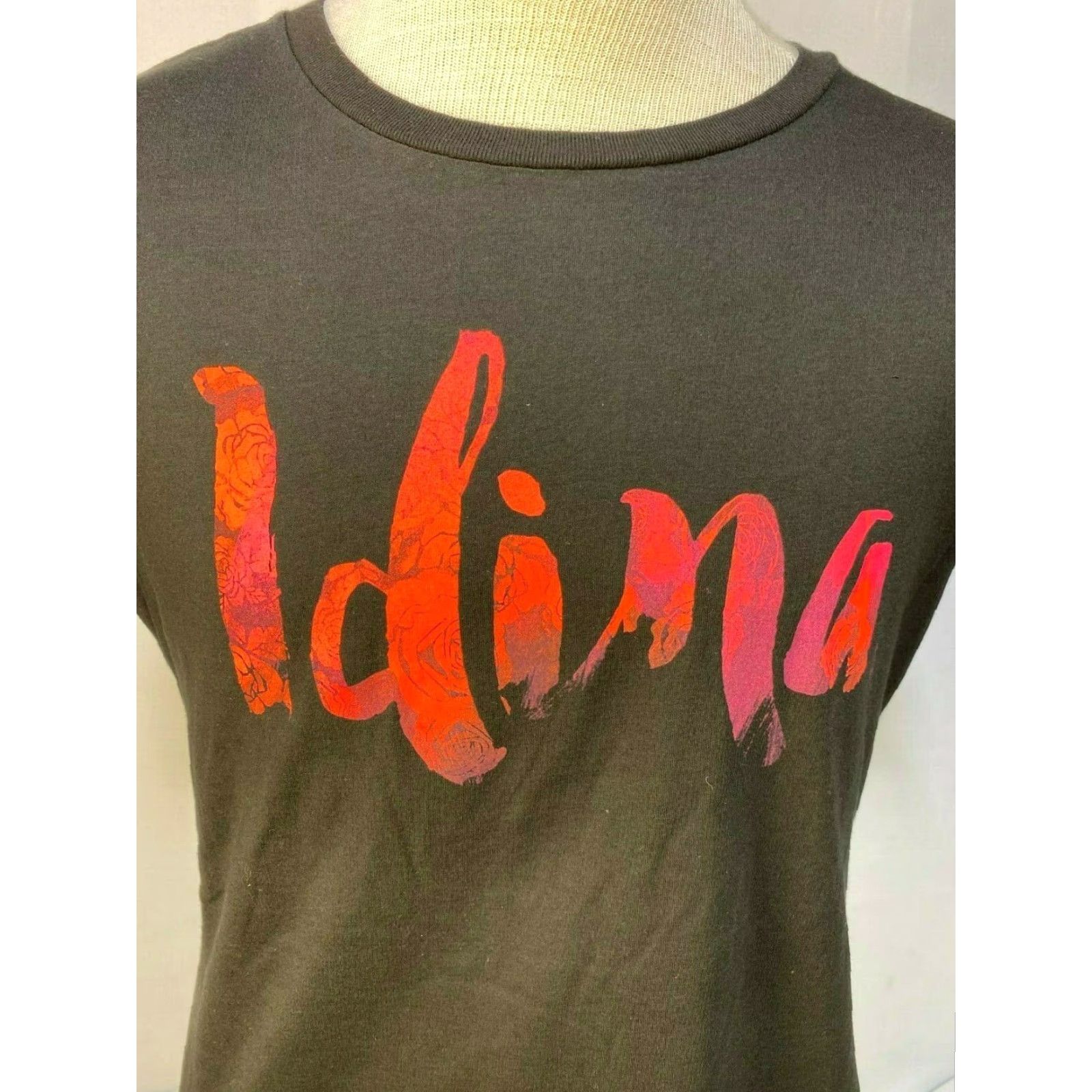 Vintage Idina Menzel T Shirt Floral Idina Menzel Floral Shirt Women XL Black Red Print 90s Concert Frozen Disney IN STOCK XL Womens Size XL / US 12-14 / IT 48-50 - 2 Thumbnail