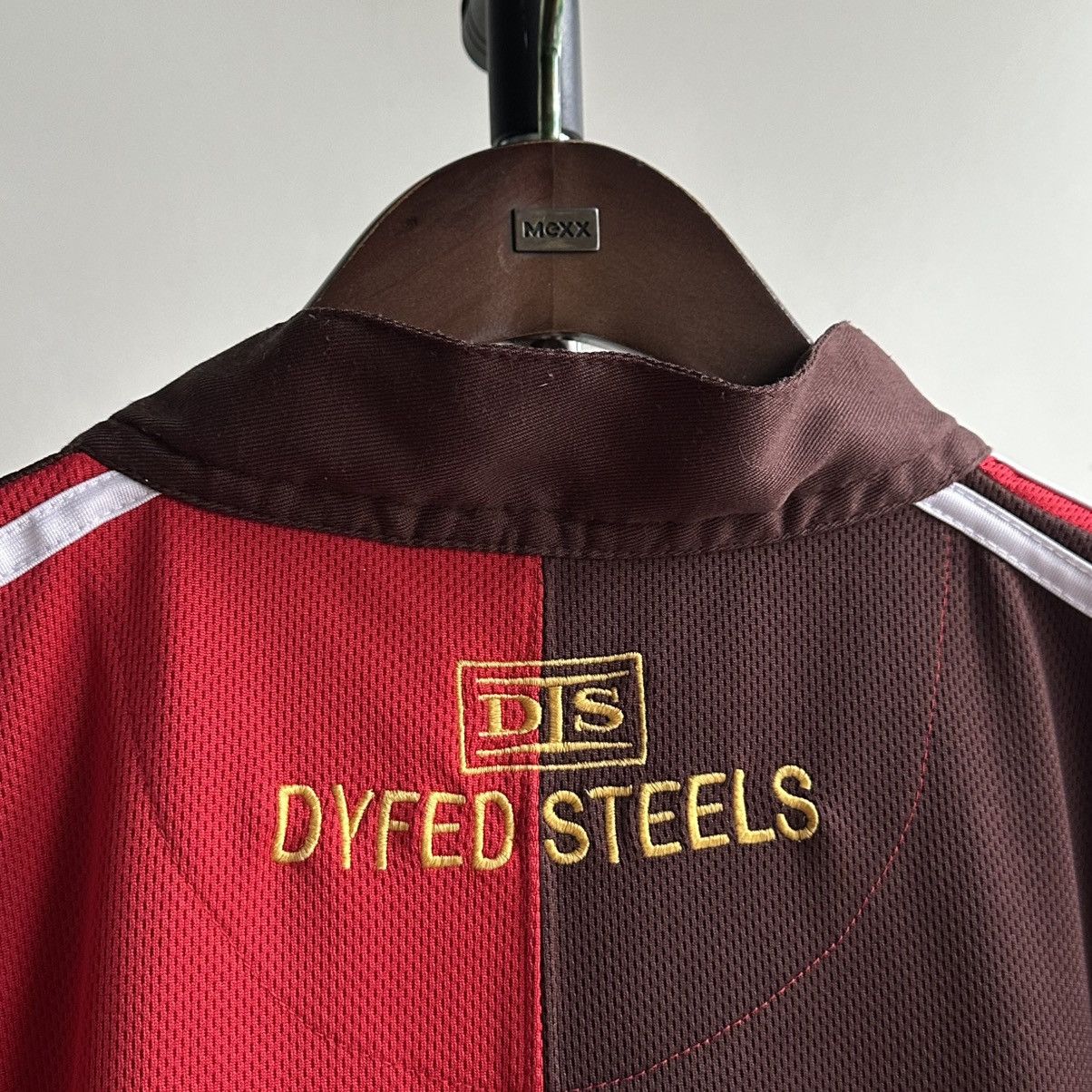 Vintage Vintage KooGa Llanelli Scarlets Stradey Park Rugby Jersey Size US L / EU 52-54 / 3 - 10 Thumbnail