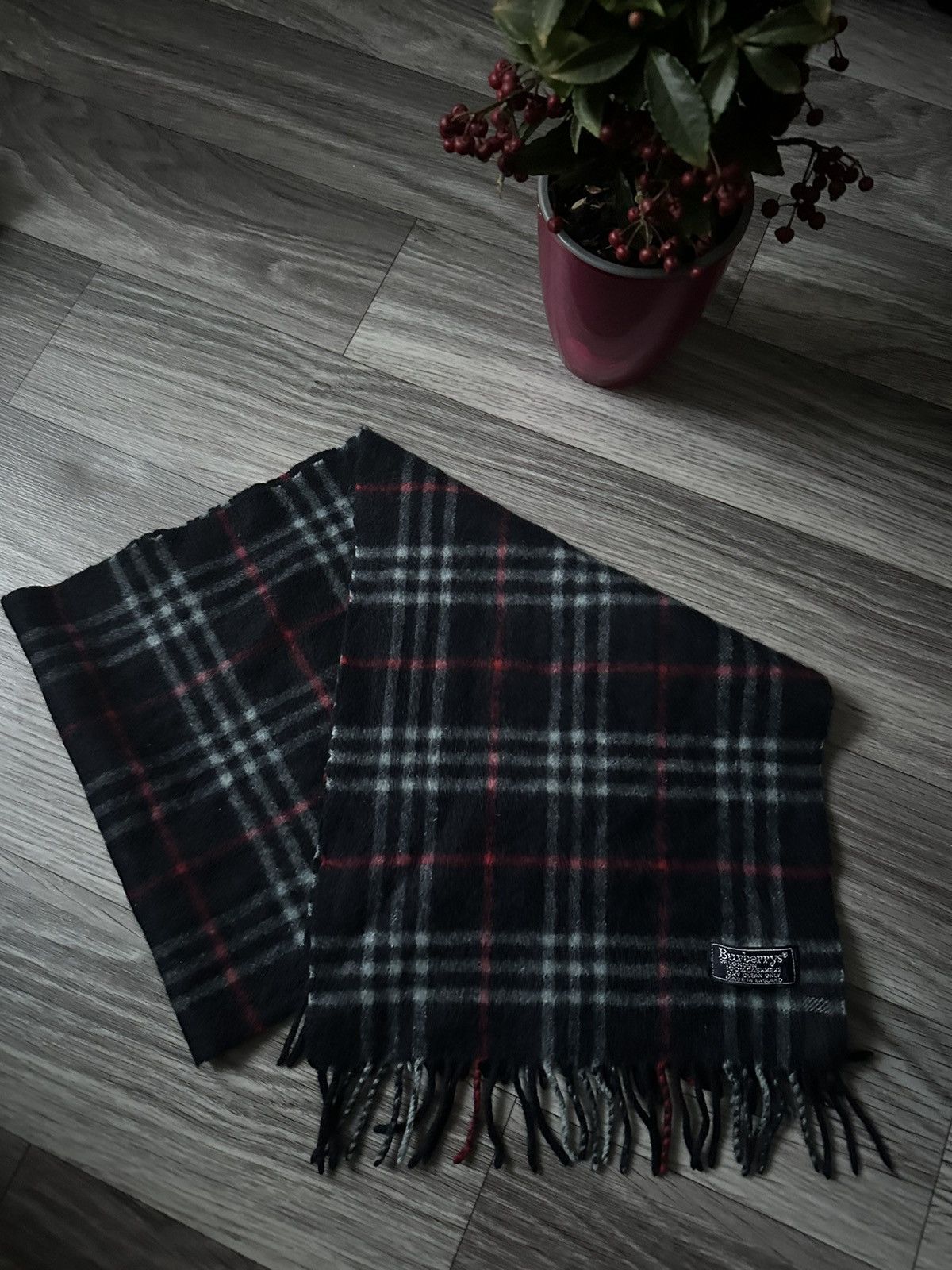 Burberry Vintage Burberry Black Nova Check Cashmere Scarf Size ONE SIZE - 3 Thumbnail