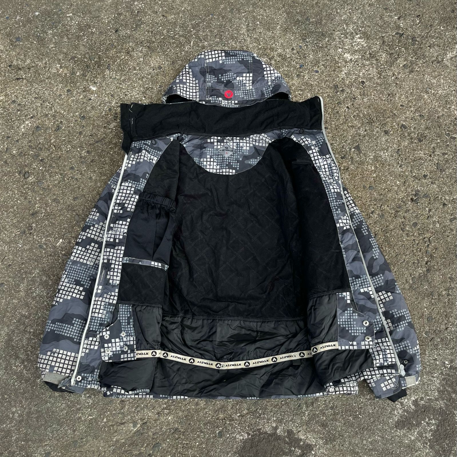 Airwalk × Vintage RARE Vintage Airwalk Puffer Camo Jacket Polar Inner Size US XL / EU 56 / 4 - 9 Thumbnail