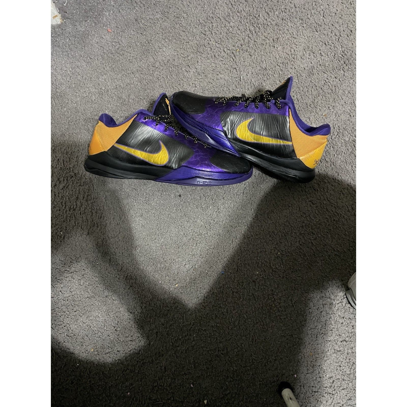 Nike Size 11 -Nike Zoom Kobe 5 Lakers Away 2009 Purple Gold Black Size US 11 / EU 44 - 2 Thumbnail