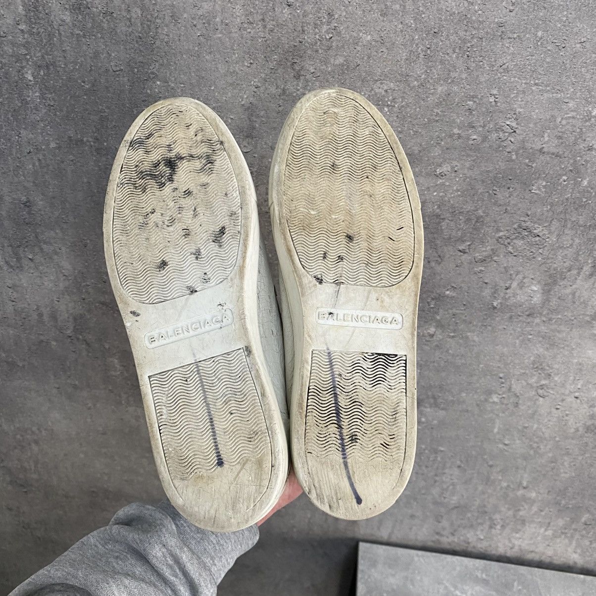 Balenciaga Balenciaga Arena Low White Cracked Leather Sneakers Size US 7 / EU 40 - 9 Thumbnail