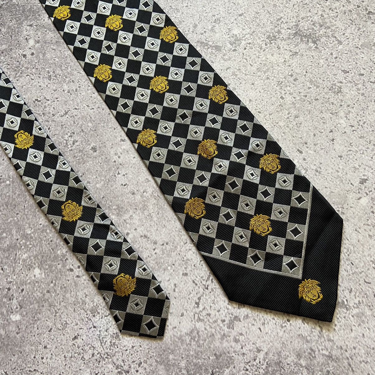 Versace Vintage Gianni Versace Medusa silk tie. Made in Italy Size ONE SIZE - 3 Thumbnail