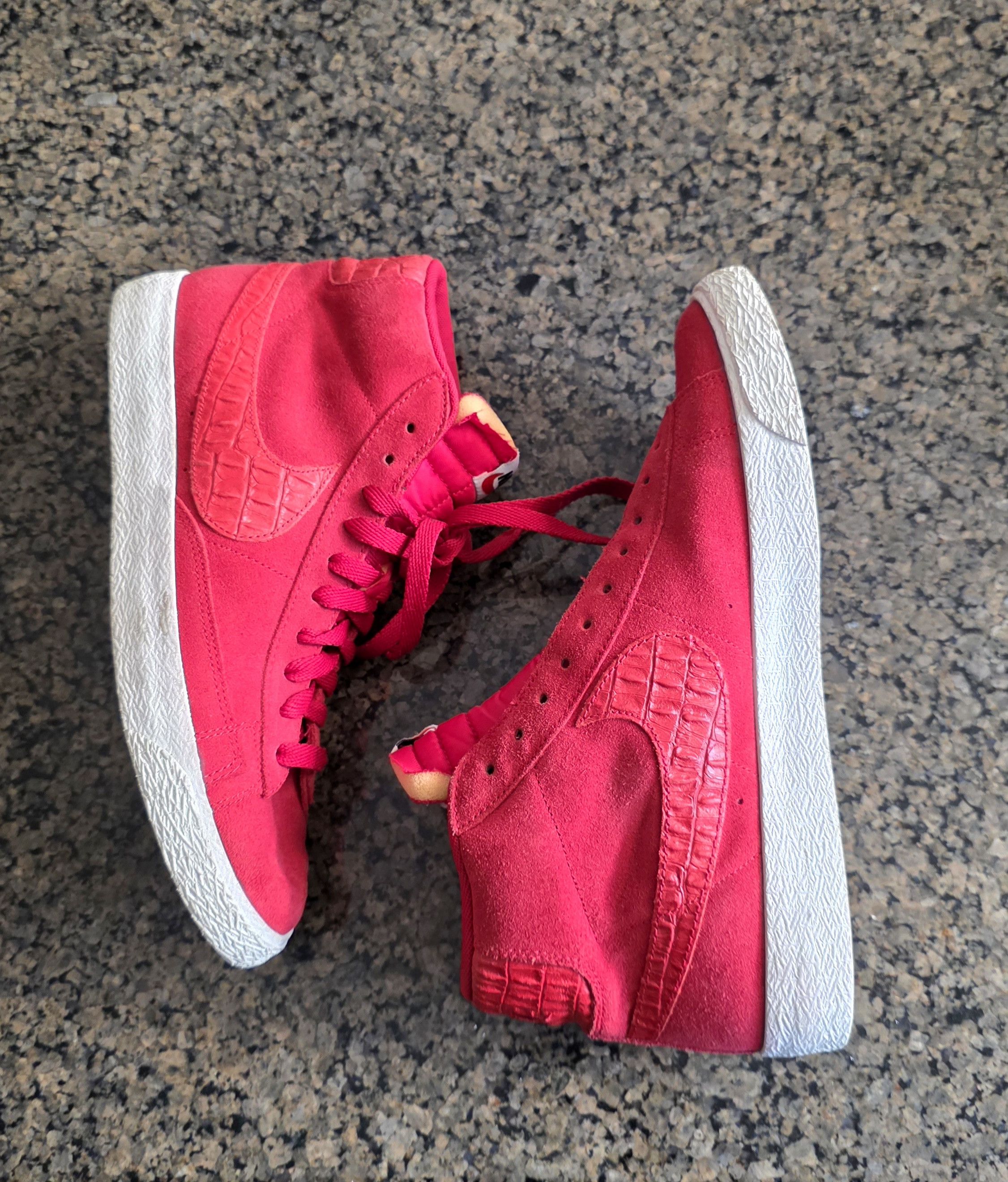 Nike Nike Blazer Mid Shoes Mens Size 9 Red Suede High Top Size US 9 / EU 42 - 5 Thumbnail