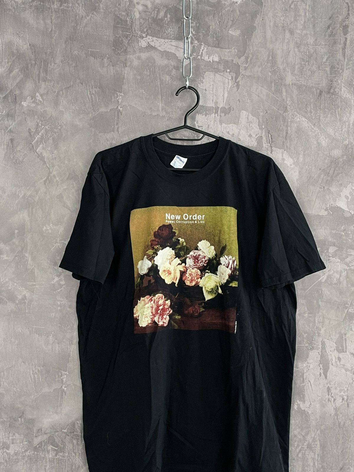 Band Tees Vintage New Order Rock Band Y2K T-shirt Size US XL / EU 56 / 4 - 2 Thumbnail
