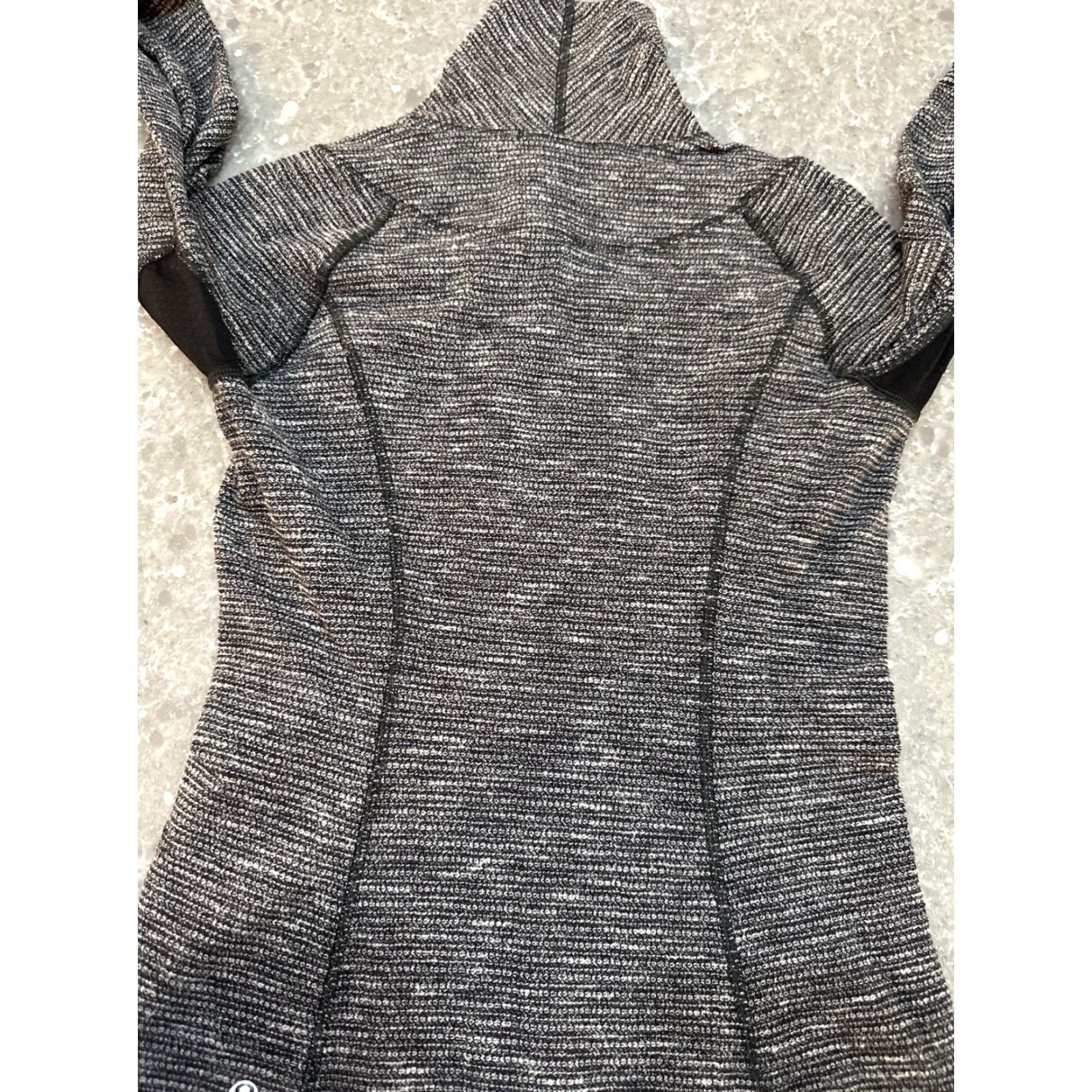 Lululemon Lululemon Think Fast Women’s 1/4 Zip Pullover Shirt Adult Size 4 Black Heathered Pocket Quilt Zip Pullover Women Think Fast Size S / US 4 / IT 40 - 6 Thumbnail