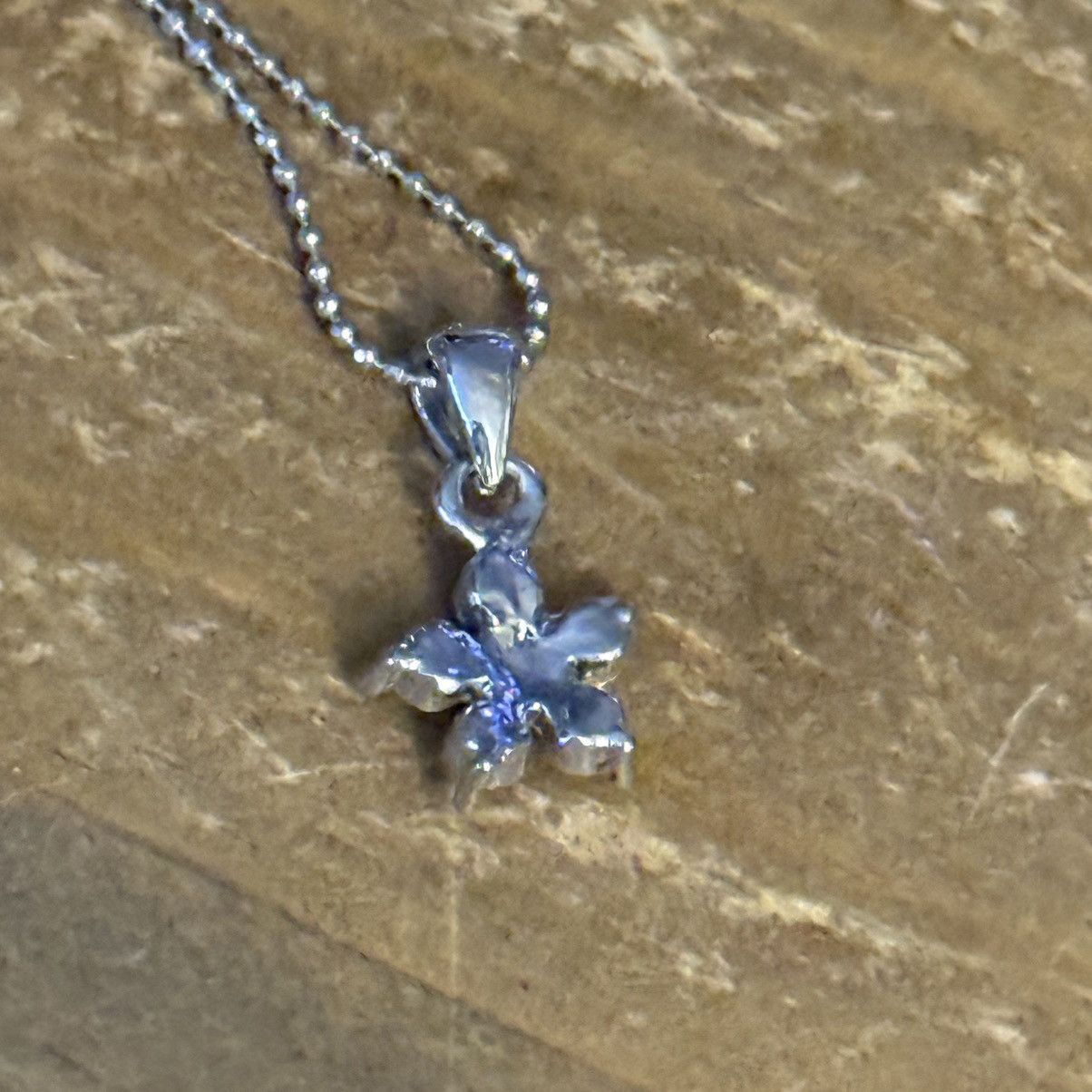 Other Dainty silver tone purple rhinestone flower pendant necklace Size ONE SIZE - 4 Thumbnail