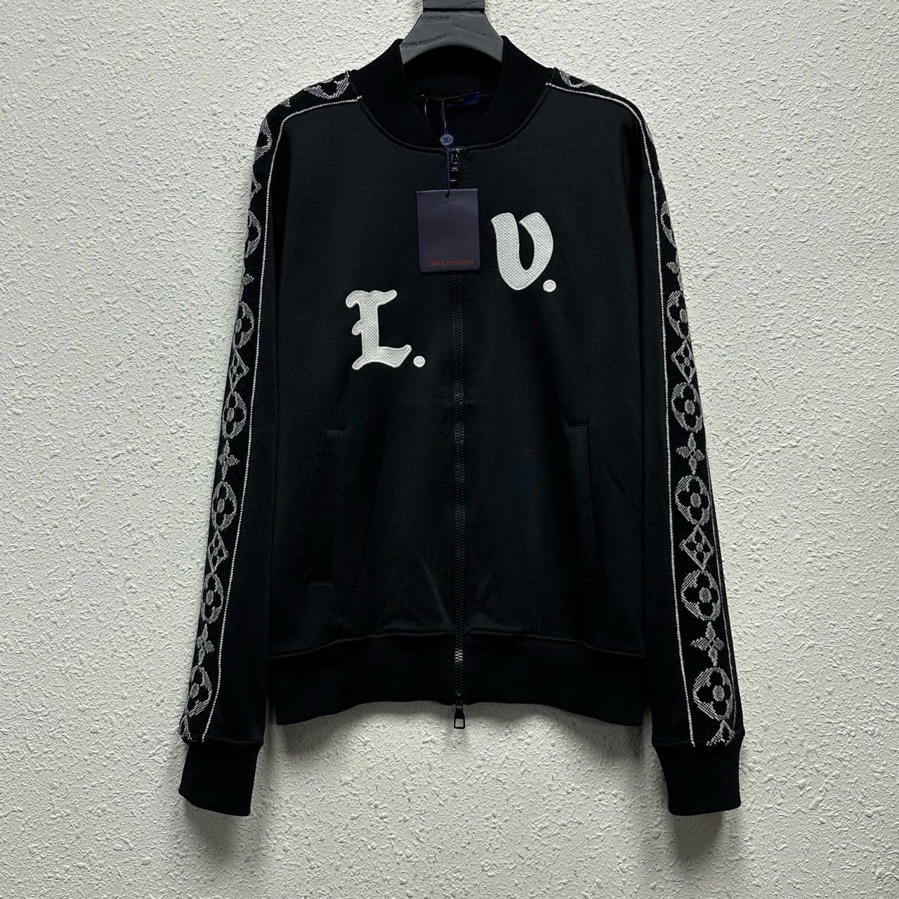 Louis Vuitton LOUIS VUITTON LV String Letter Reading Jacket Nextarrow-241 Size US M / EU 48-50 / 2 - 1 Thumbnail