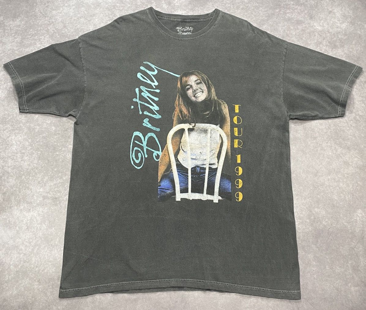 Vintage Vintage 1999 Britney Spears Tour Graphic Tee Size US XL / EU 56 / 4 - 1 Thumbnail