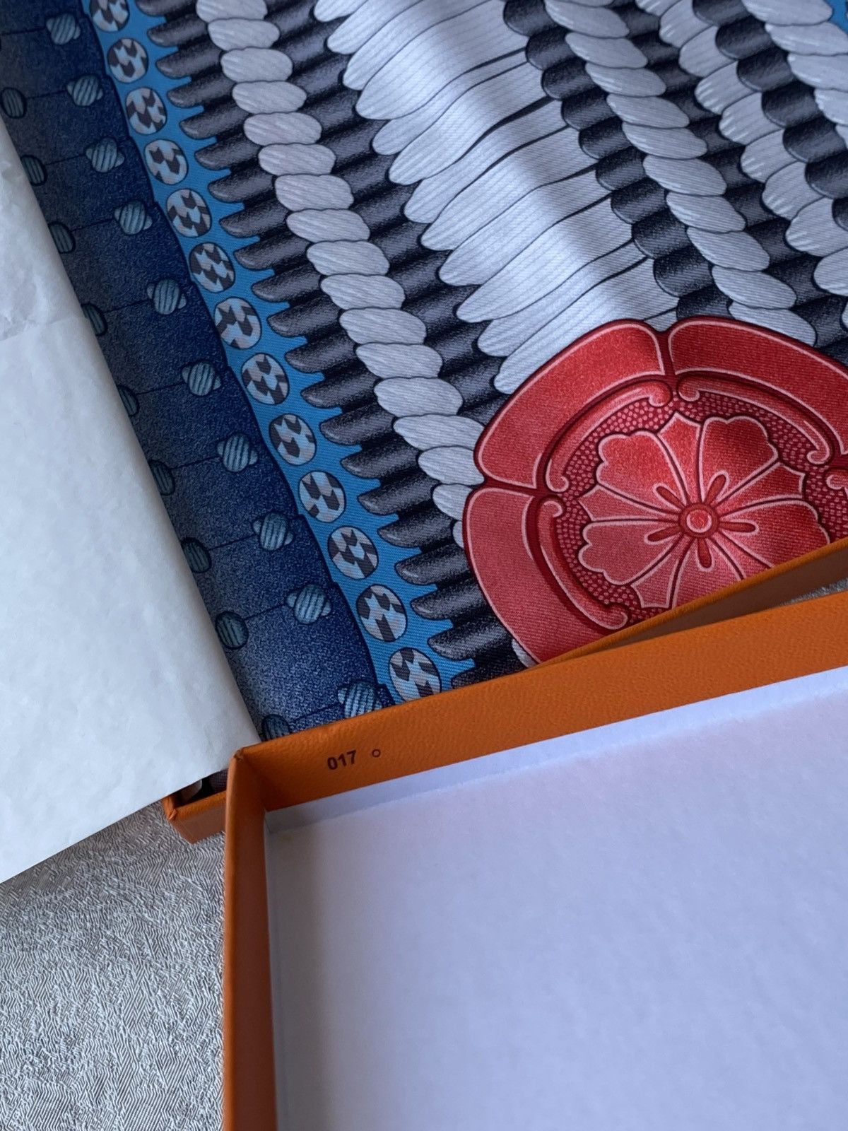 Hermes Hermes Twill Silk 90cm Parures De Samourais Scarf +BOX Size ONE SIZE - 21 Thumbnail
