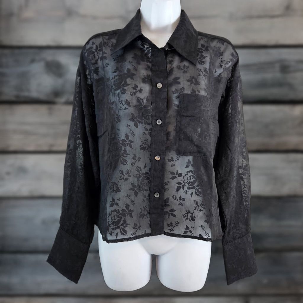 Gap Gap Button-Up Shirt Womens Small Black Floral Semi Sheer Long Sleeve NYLON Polyester Classic 90s Style Womens Gap Shirt Size S / US 4 / IT 40 - 1 Thumbnail