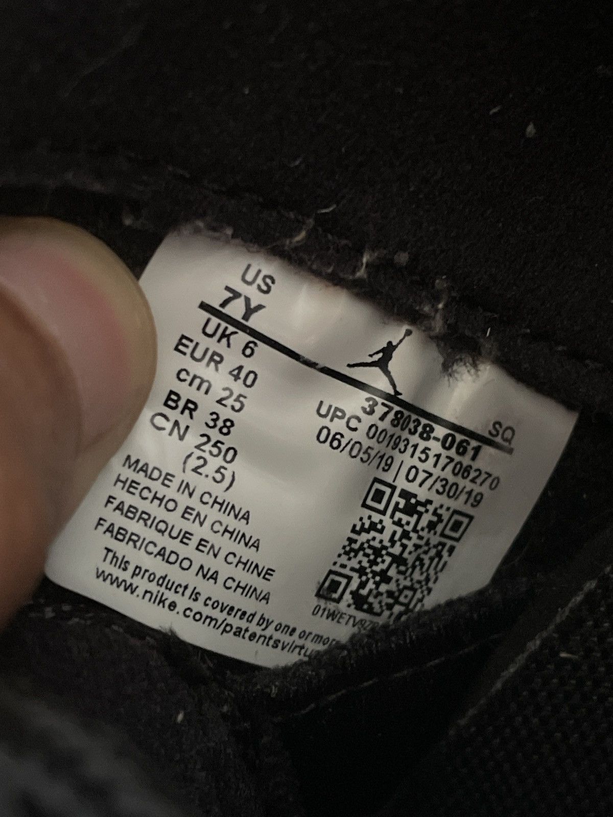 Nike Jordan 11 Bred (2019 GS) Size US 7 / EU 40 - 15 Thumbnail