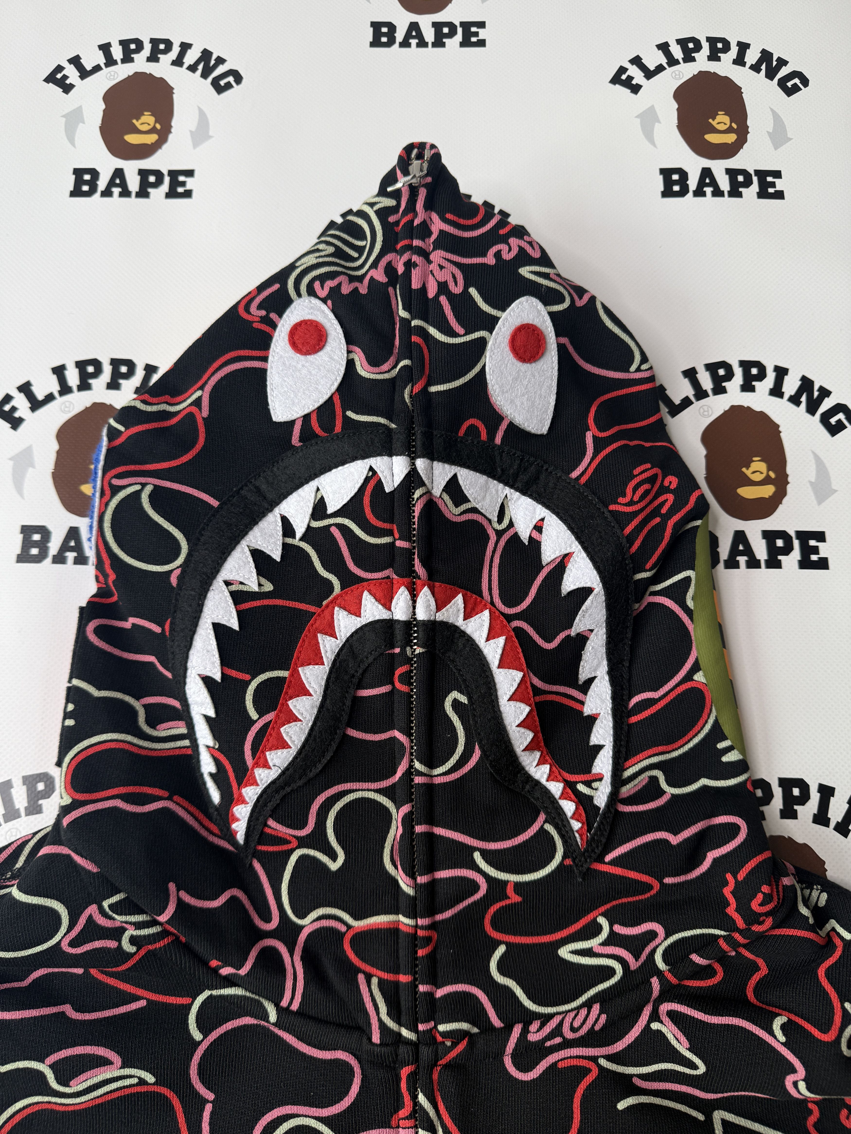 Bape BAPE X 88RISING GLOW IN THE DARK CAMO SHARK FULL ZIP HOODIE Size US M / EU 48-50 / 2 - 5 Thumbnail