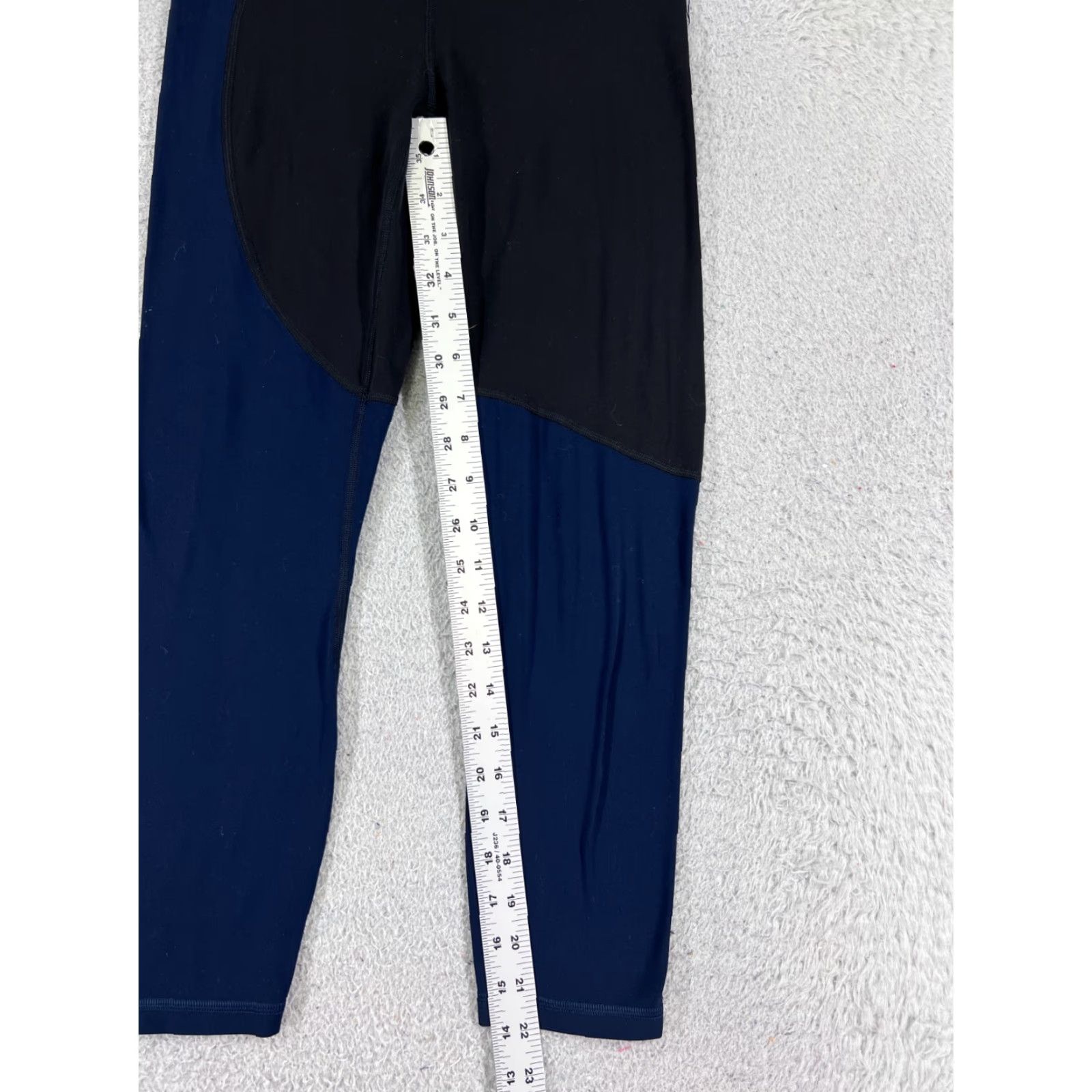 Lululemon Lululemon Pants Womens 4 Black Blue Nulu Colour Block High-Rise Crop 23" Pants Womens 4 Black Blue Nulu Colour Block High-Rise Crop 23" Size 27" / US 4 / IT 40 - 5 Thumbnail