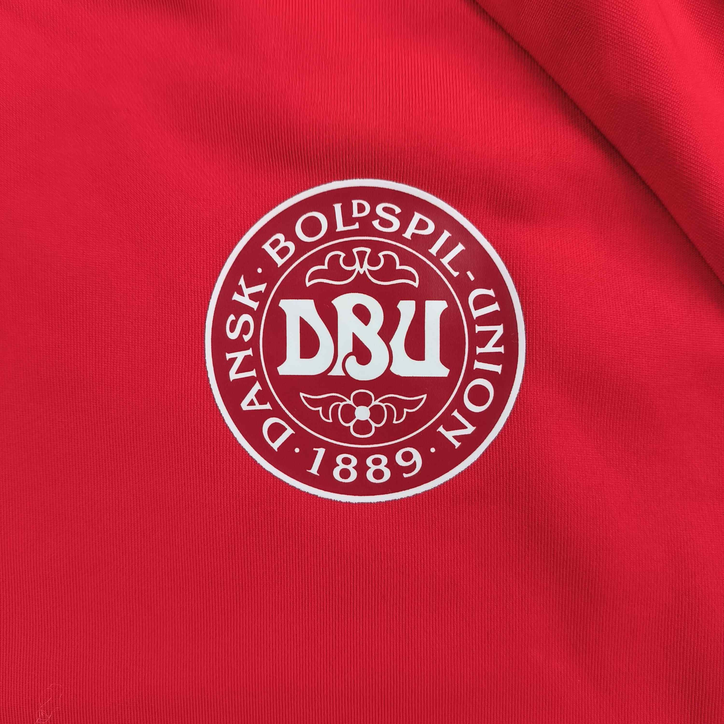 Adidas Denmark 2016-17 Adidas football training top size M Size US M / EU 48-50 / 2 - 3 Thumbnail