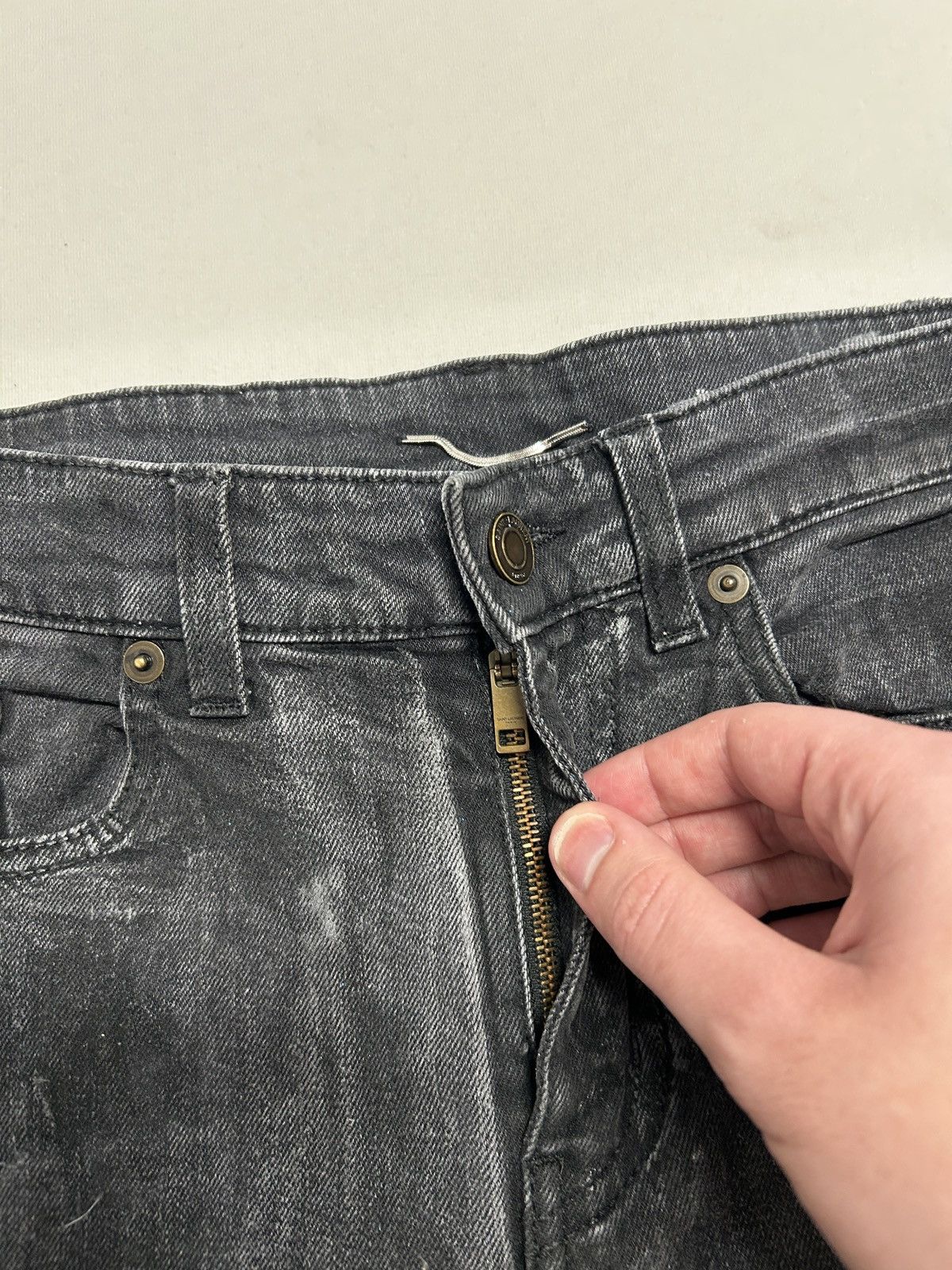 Saint Laurent Paris FW2018 D02 Distressed Waxed Denim Size US 30 / EU 46 - 3 Thumbnail