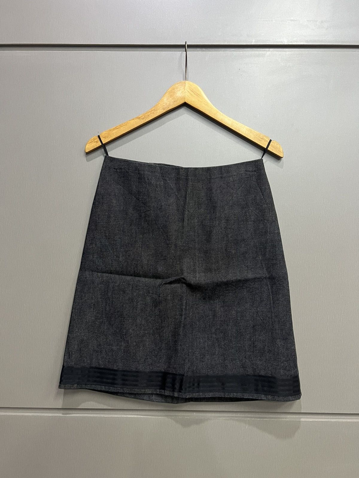 Miu Miu Miu Miu 1999 Skirt Size 27" / US 4 / IT 40 - 1 Thumbnail