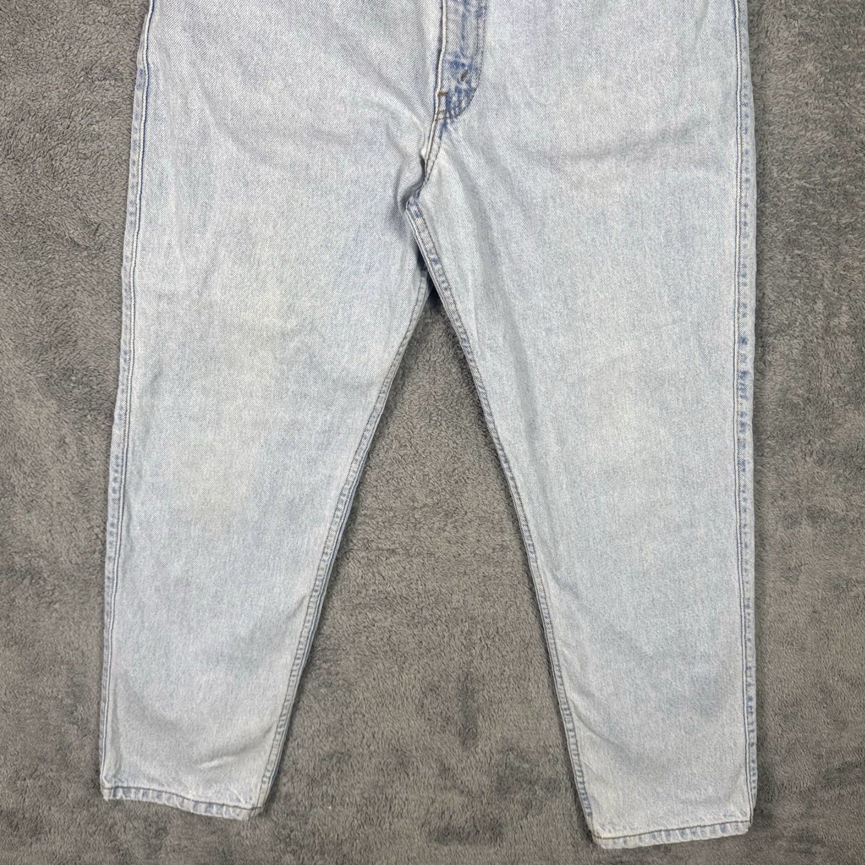 Levi's VINTAGE Levi's 540 Jeans Mens 34x29 Lightwash Denim 90s Relaxed Blue 5-Pocket Mens Regular Jeans US 90s Men Size US 34 / EU 50 - 3 Thumbnail
