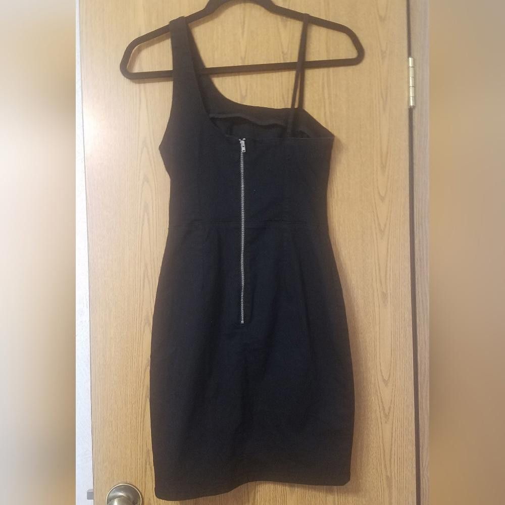 Topshop Topshop Chic Black One-Shoulder Dress Size 6 Size M / US 6-8 / IT 42-44 - 2 Thumbnail