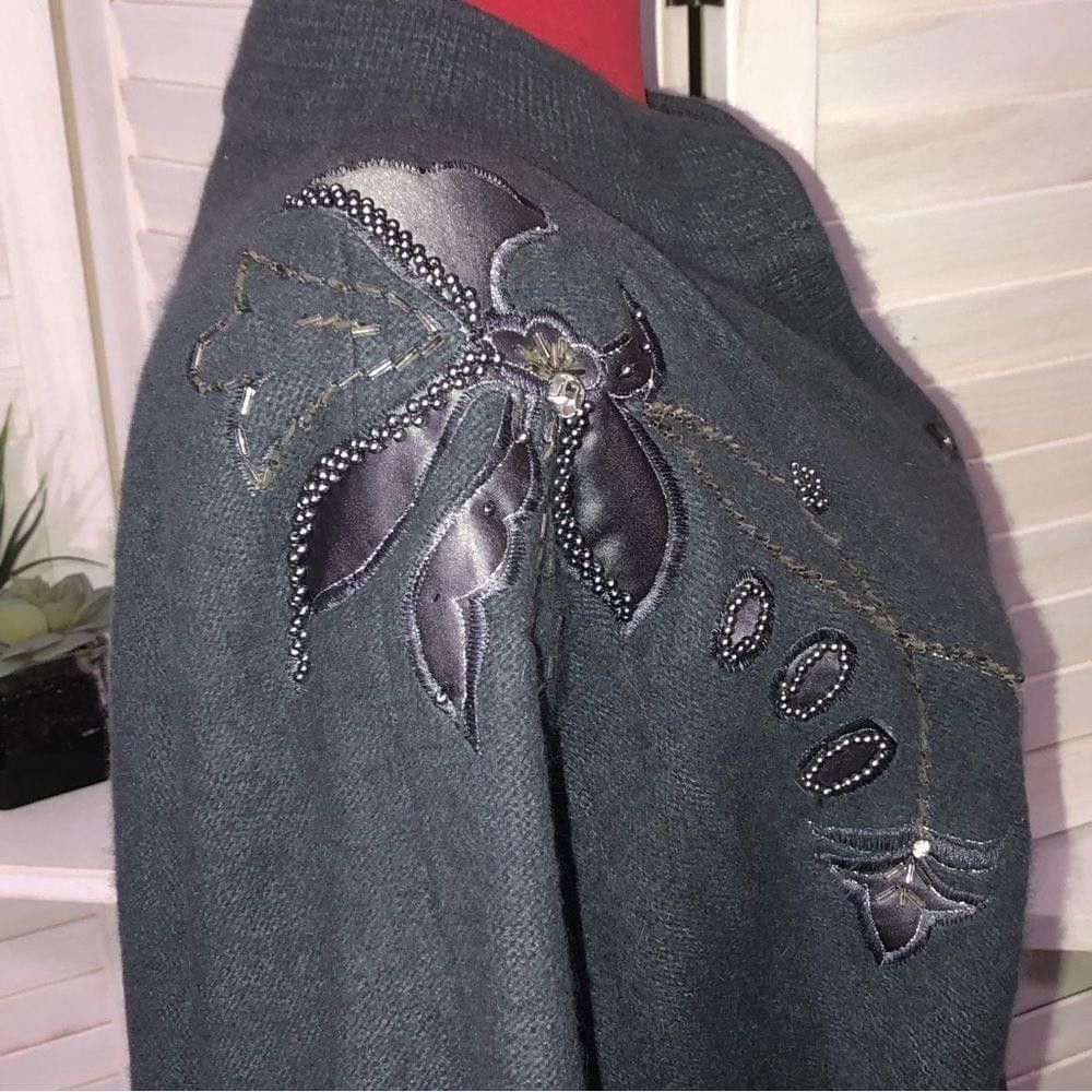 Vintage Vintage 80s 90s gray embroidered cardigan with appliqué sz M Size M / US 6-8 / IT 42-44 - 2 Thumbnail