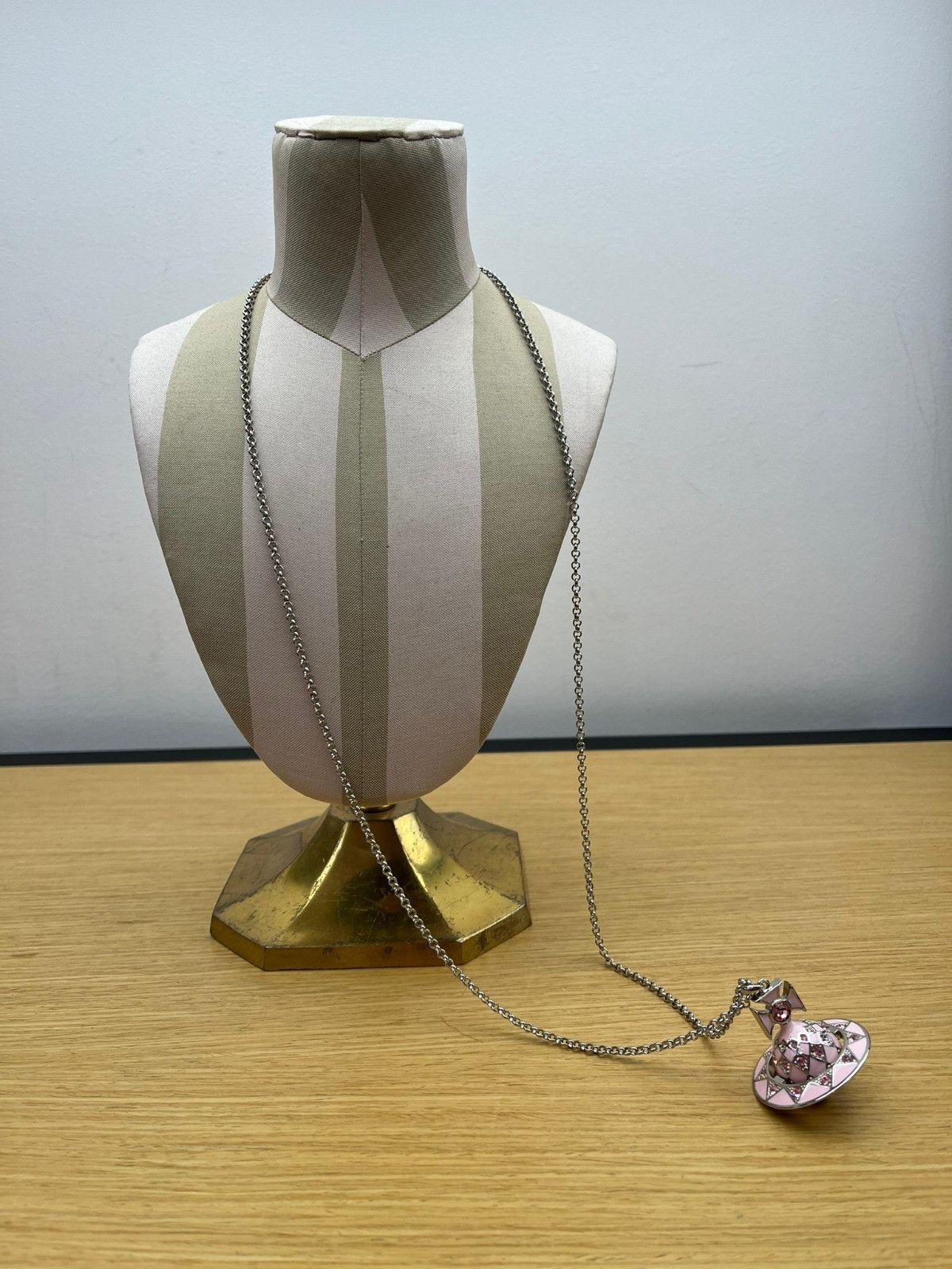 Vivienne Westwood o1f1d3z1025 Size: OS / Harlequin Orb Pendant Necklaces Size ONE SIZE - 1 Thumbnail