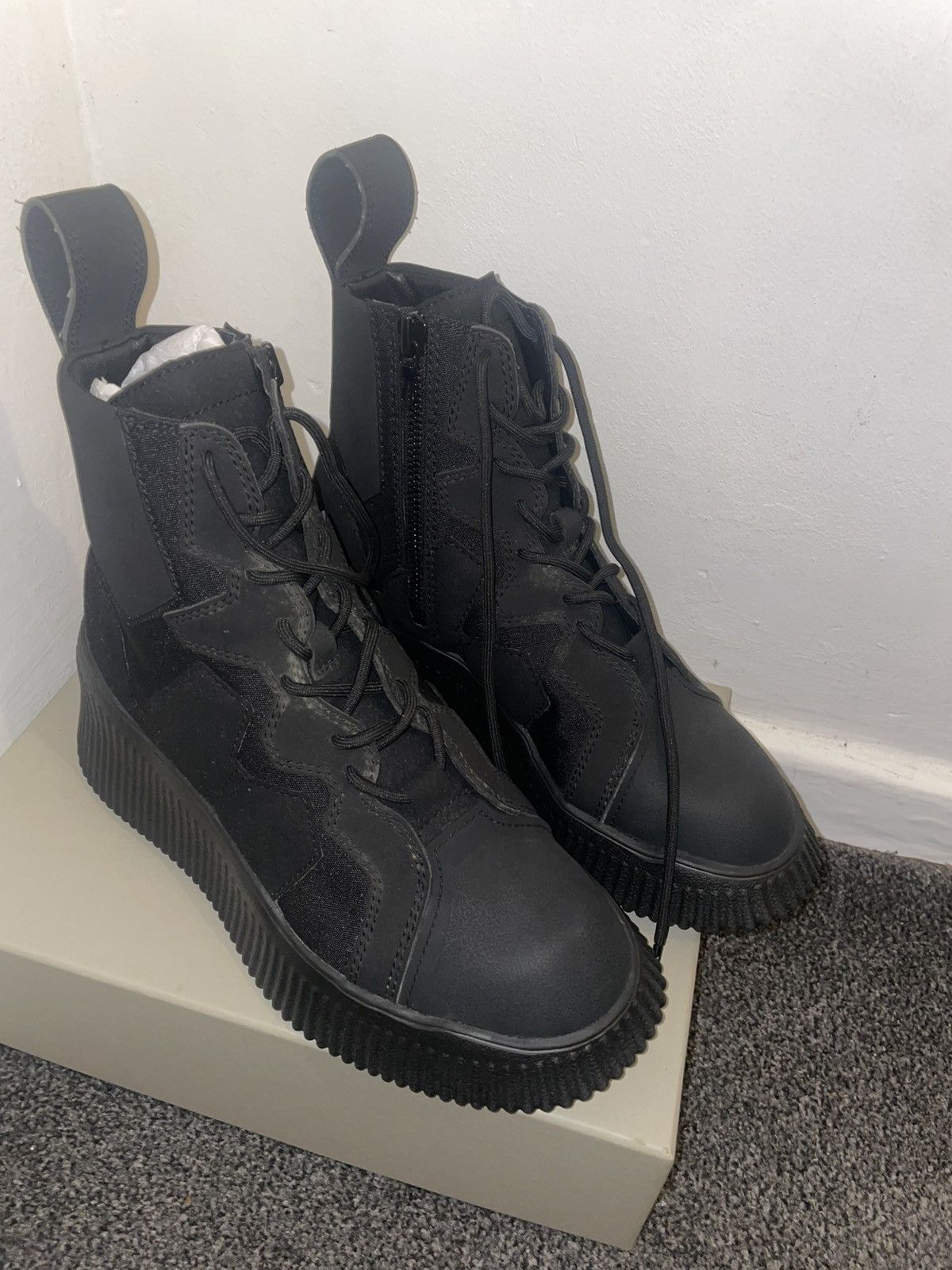 ファッションシーンで話題のこれから流行るブランド12選 Padded Julius Julius Lace-Up Grailed | Boots 靴