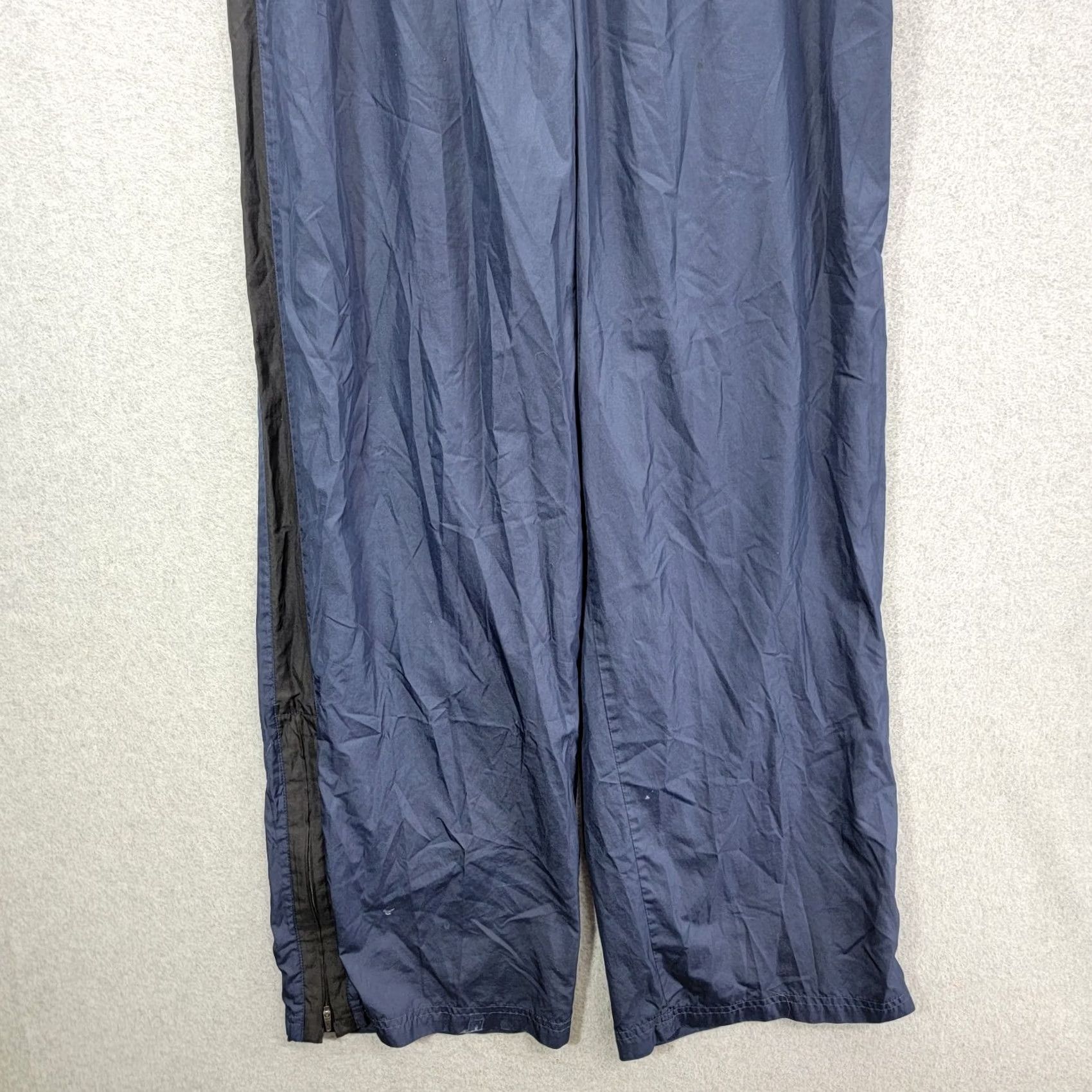 Nike VINTAGE Nike Track Pants Mens XL Blue Black Striped Windbreaker 90s Y2K spellout Size US 36 / EU 52 - 2 Thumbnail