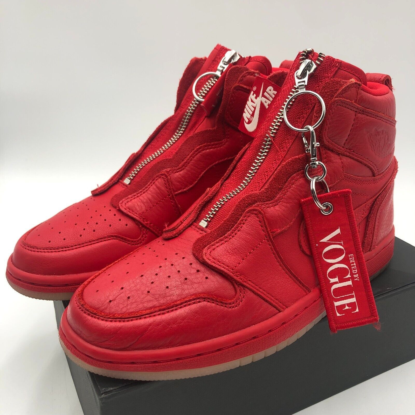 Jordan Brand × Vogue Size 6.5 - Jordan 1 Retro High Zip x Anna Wintour Red Size US 6.5 / IT 36.5 - 2 Thumbnail